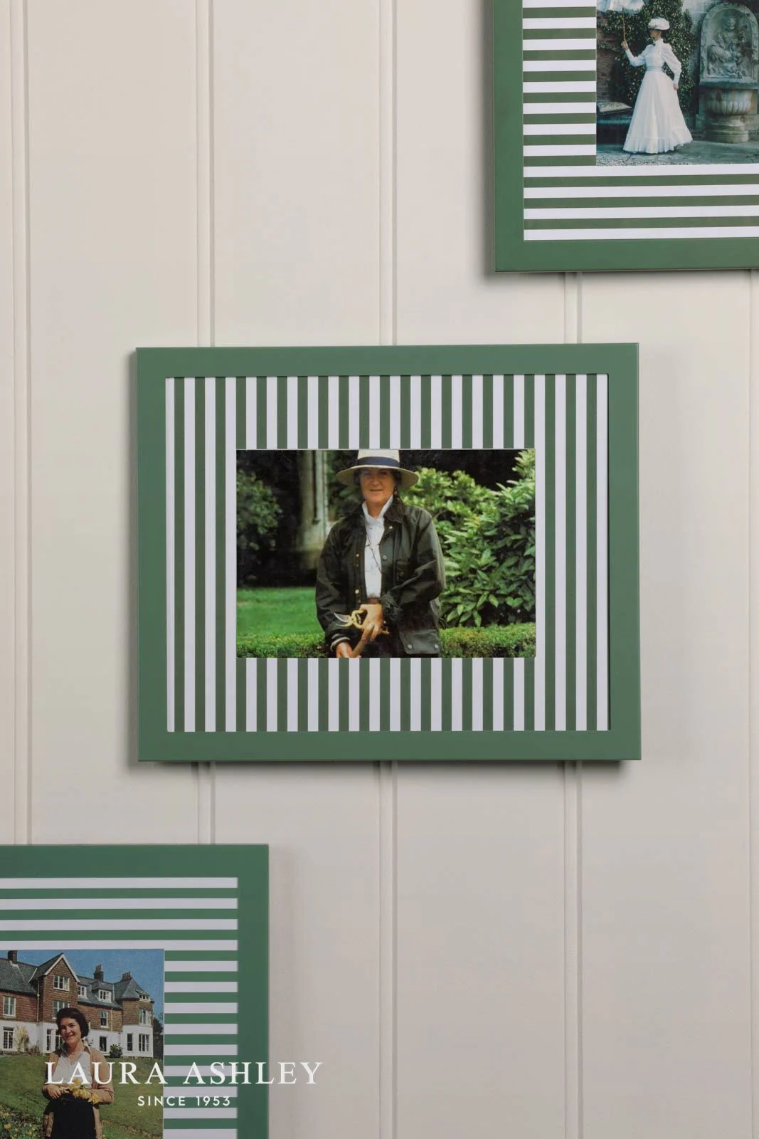 Laura Ashley Denwick Photo Frame Matt Green and Green 7" x 5" - Image 2