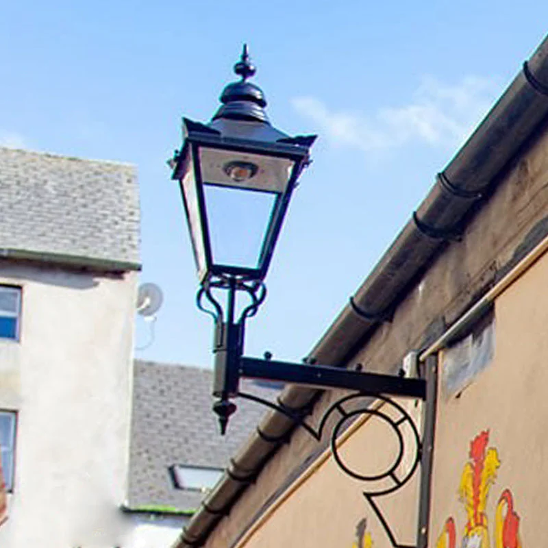 Laverton 1Lt Outdoor Wall Lamp - Cast Iron - Image 8
