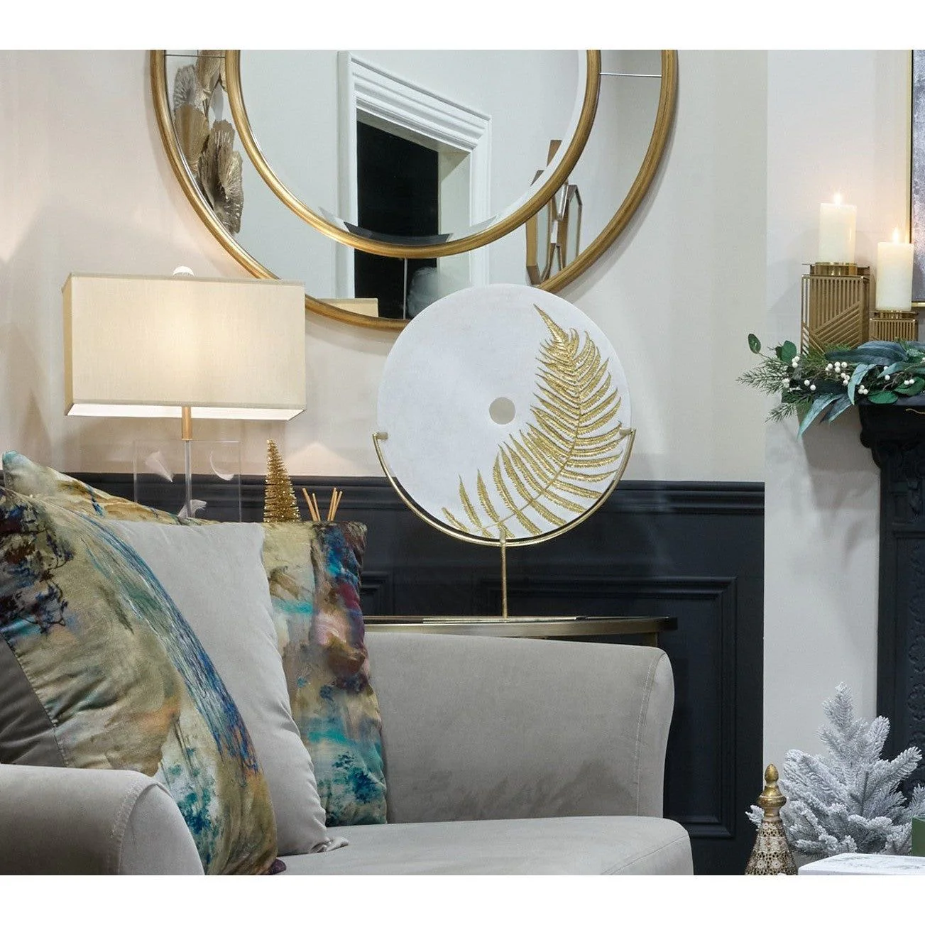 Leaf Circle Decor - Gold & White Finish - Image 2