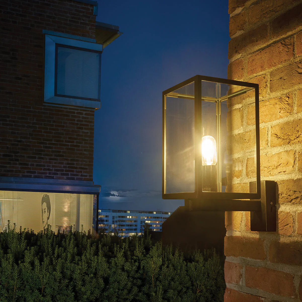 Lofoten Wall Light with Arm - Image 2