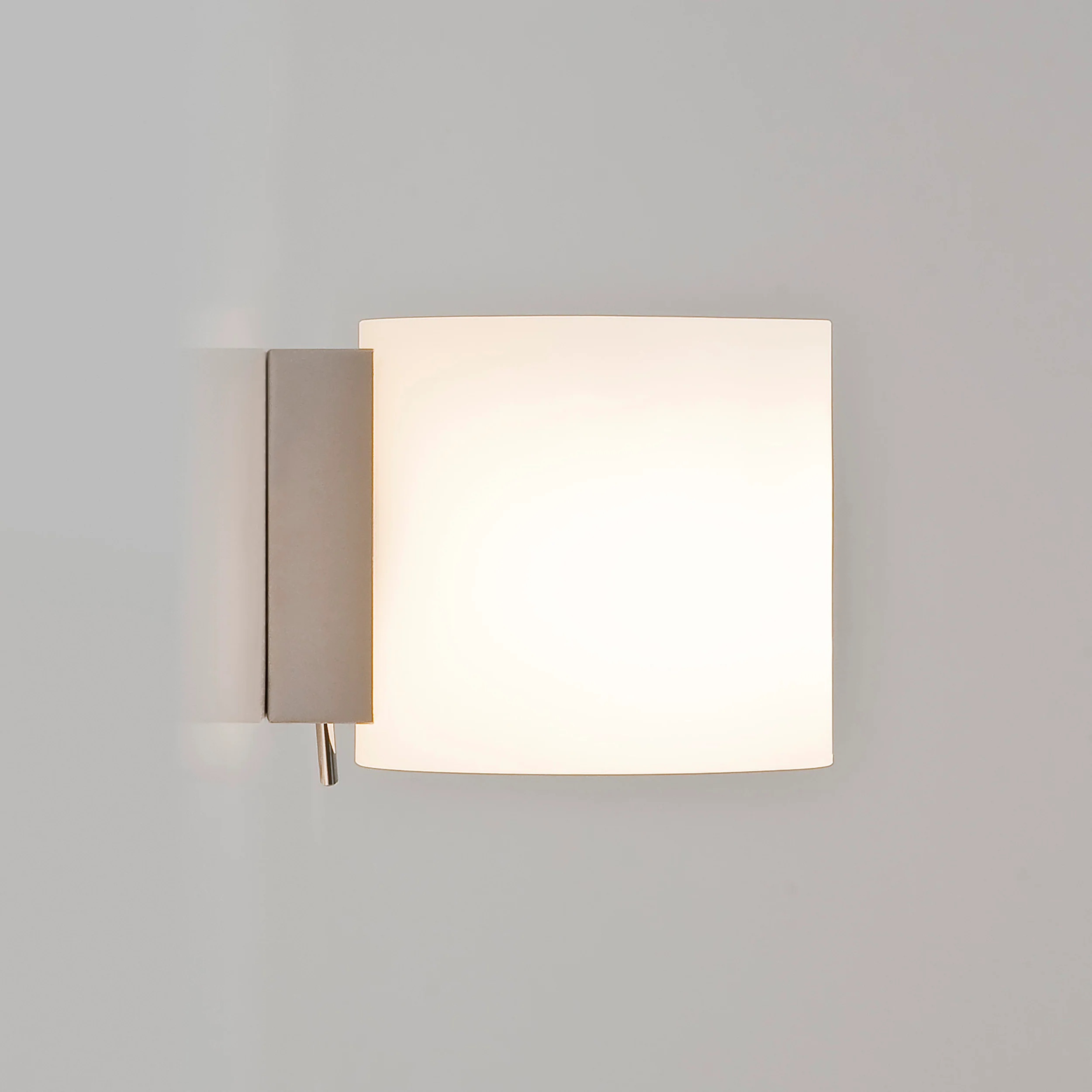 Luga Wall Light - Image 4