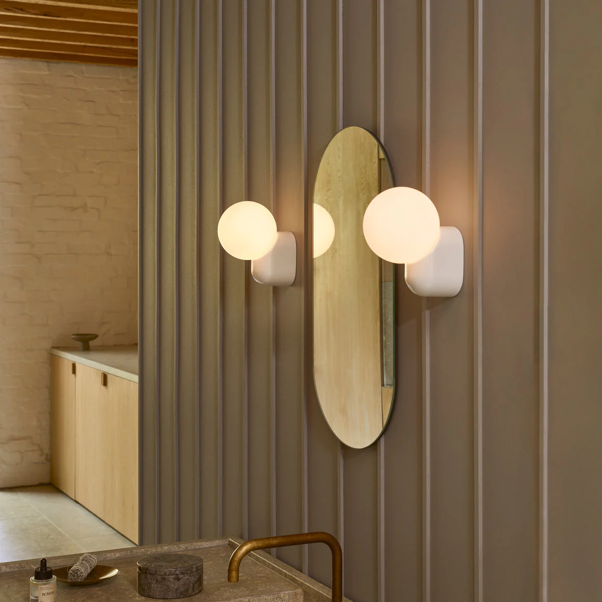 Lyra Wall Single Bathroom Mirror Light IP44 - White - Image 2