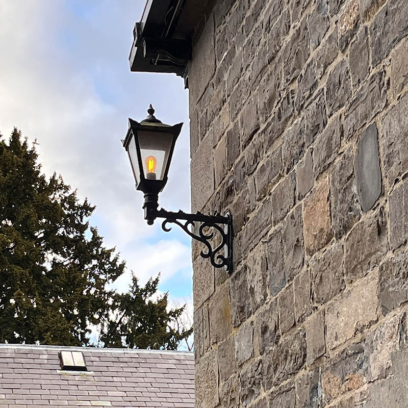 Malvern 1Lt Outdoor Wall Lamp - Cast Iron - Image 10