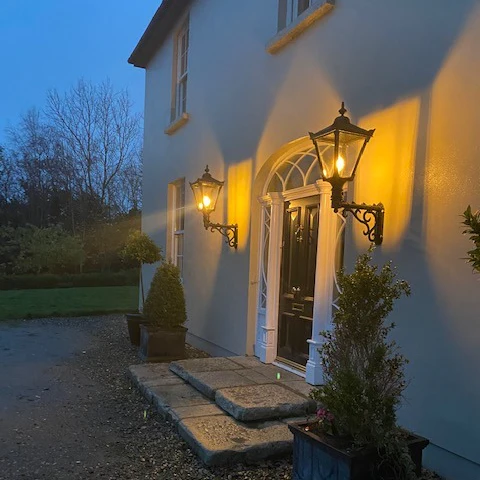 Malvern 1Lt Outdoor Wall Lamp - Cast Iron - Image 14
