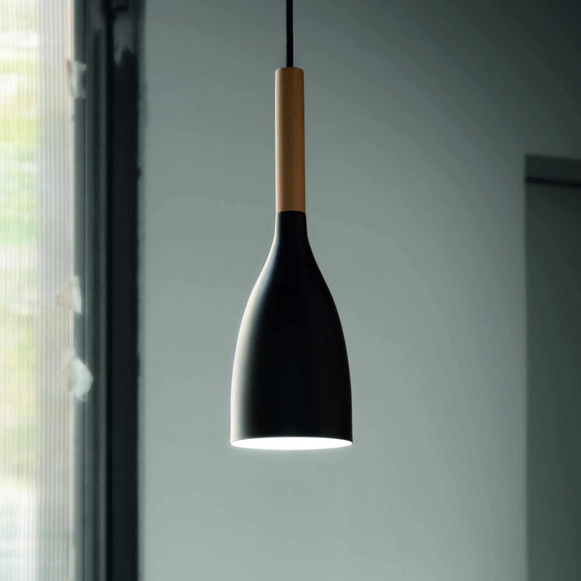 Manhattan Pendant - White/Black Finish - Image 3