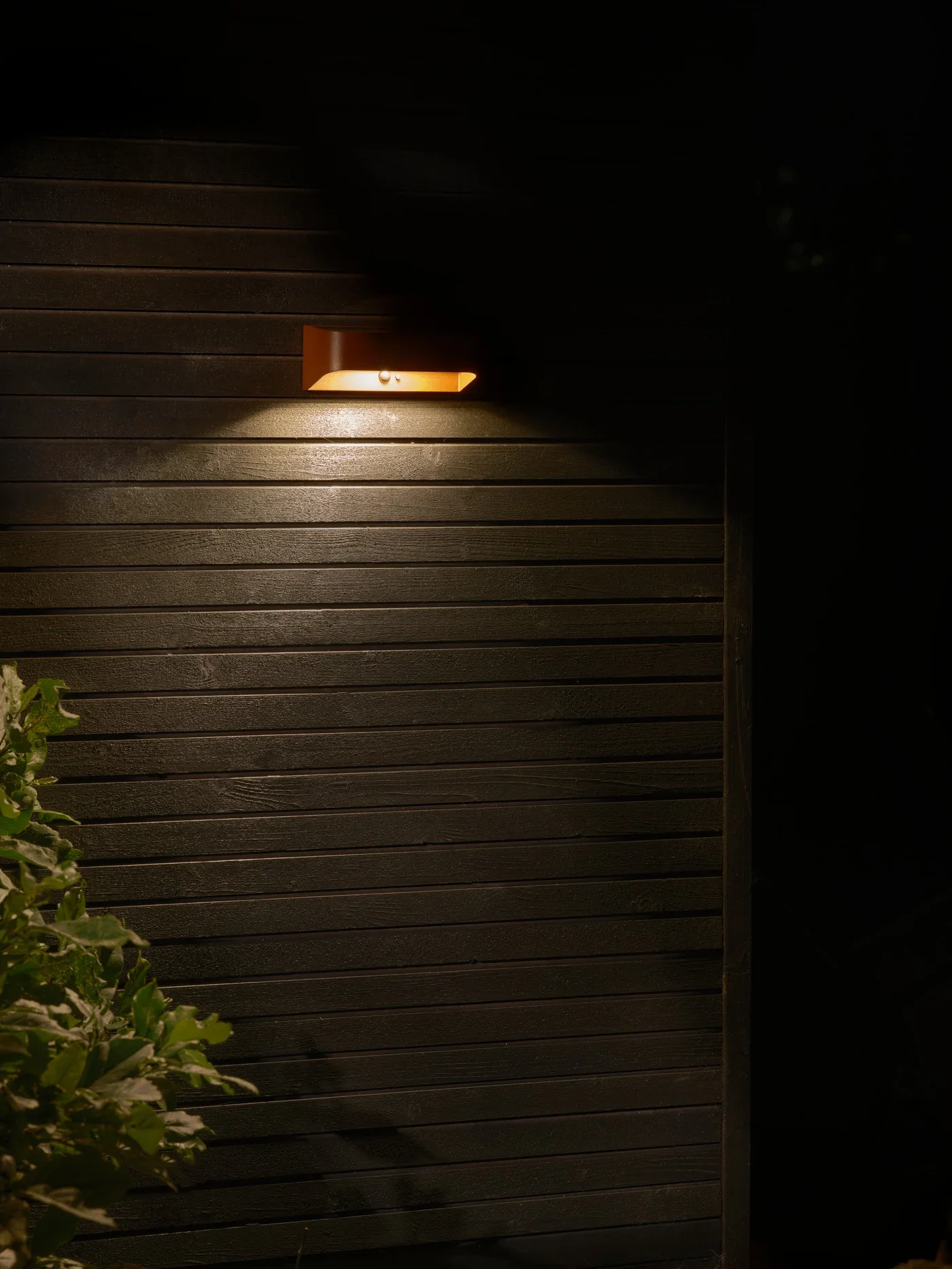 Marcellio Solar Wall light- Black/ Brown Finish - Image 11