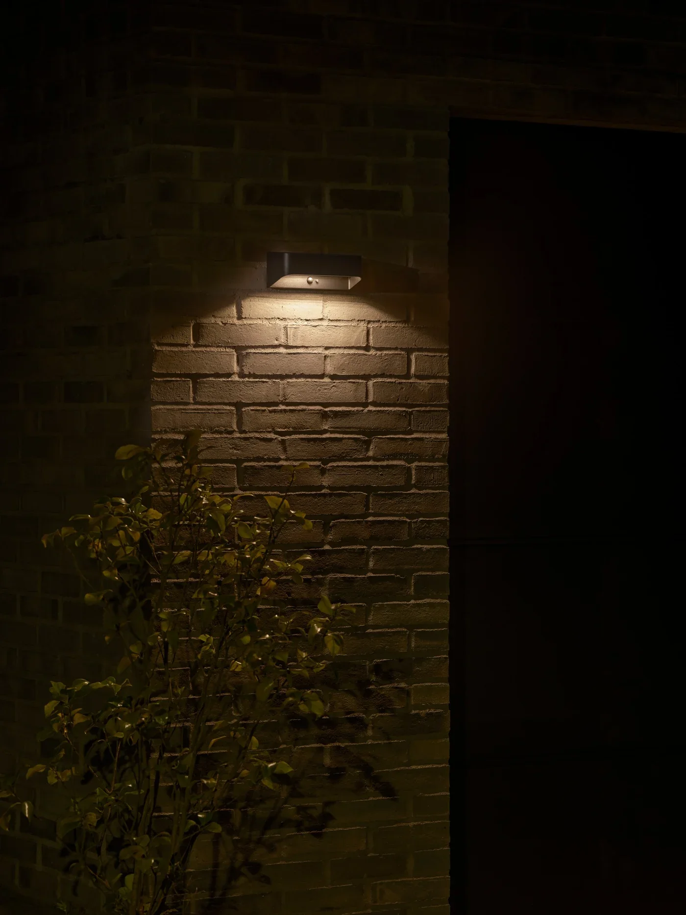 Marcellio Solar Wall light- Black/ Brown Finish - Image 18