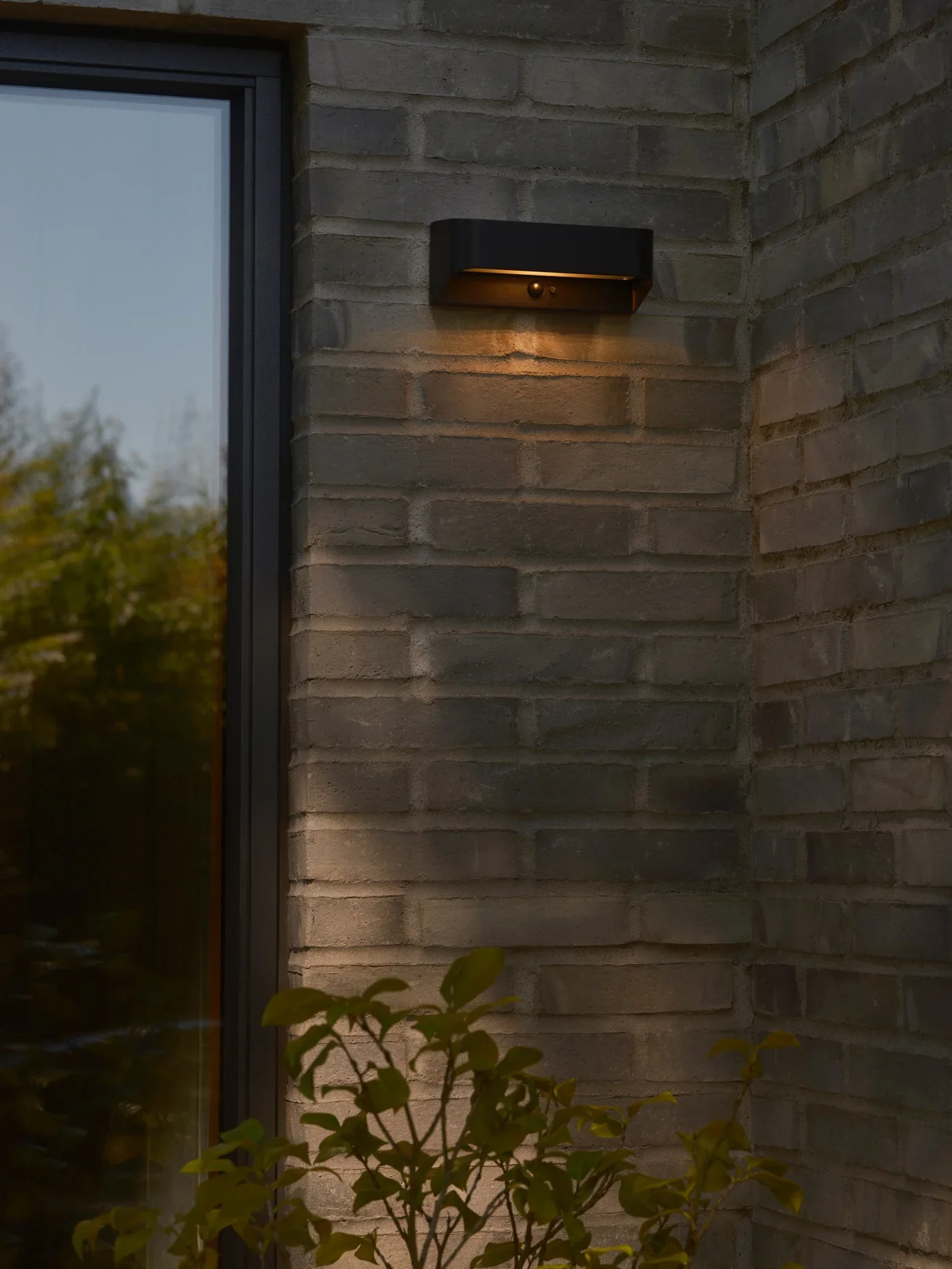 Marcellio Solar Wall light- Black/ Brown Finish - Image 19