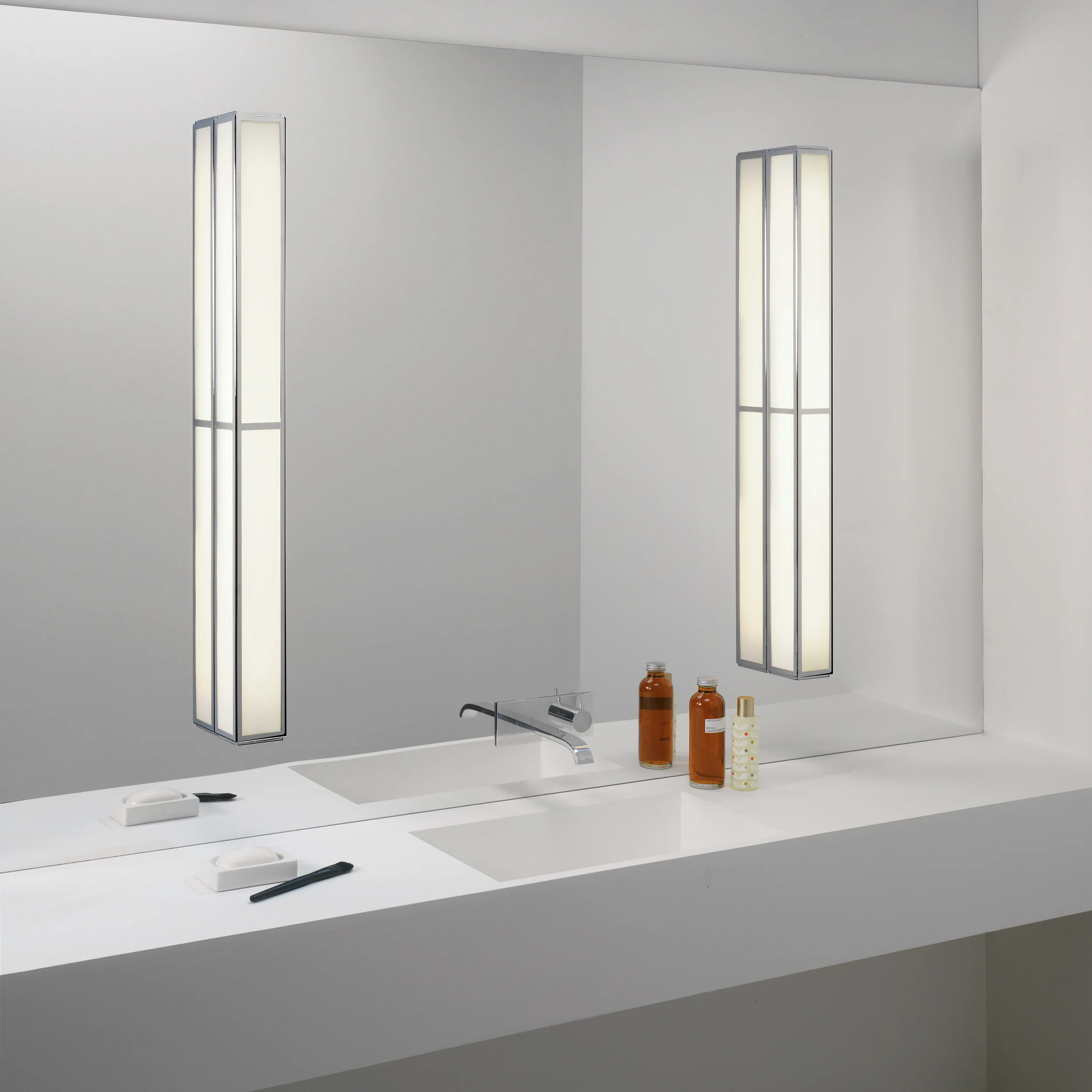 Mashiko 600/900 Square LED Bathroom Wall Light - Image 5