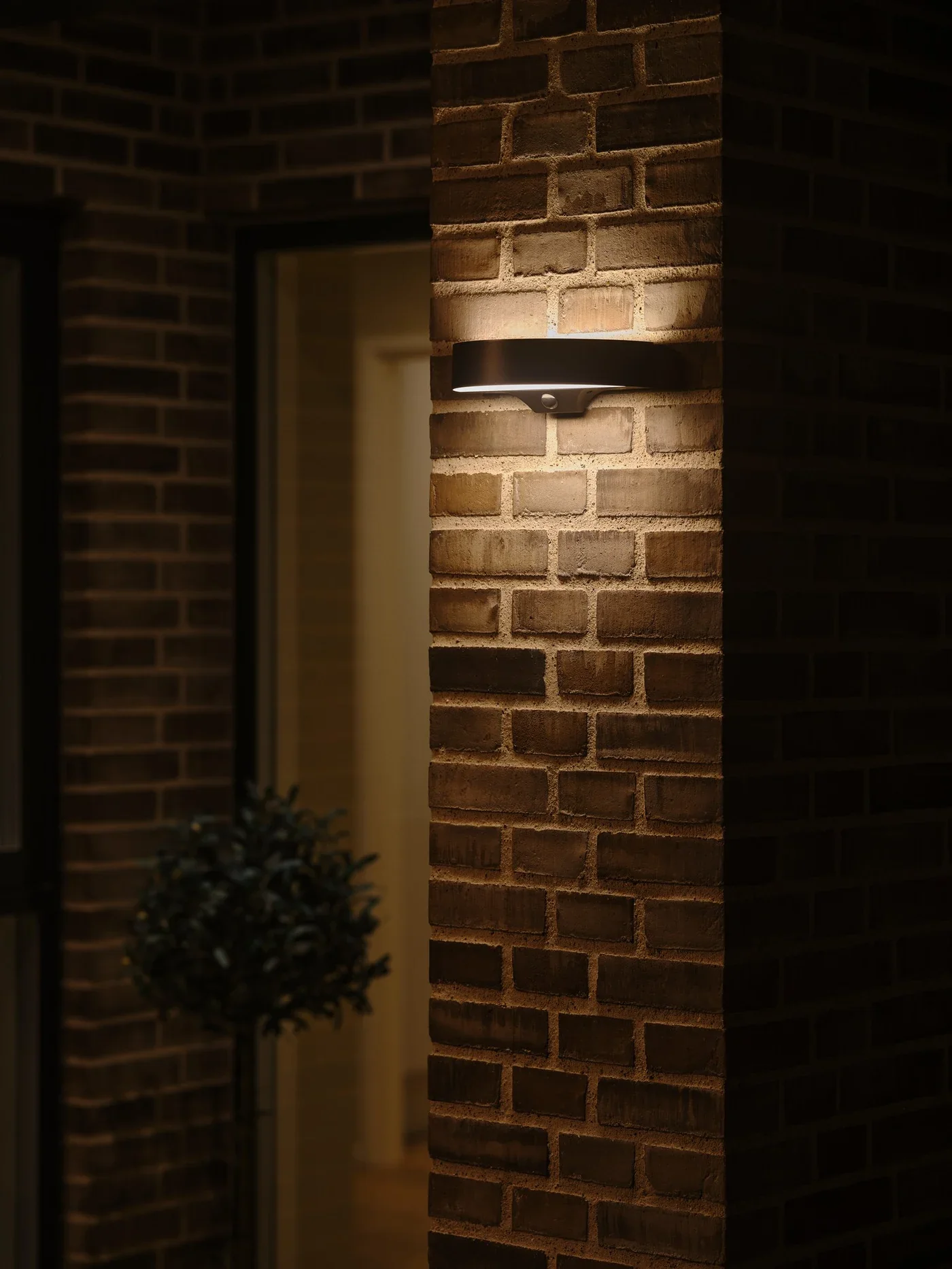 Monay Round/ Square Solar Wall light - Image 6