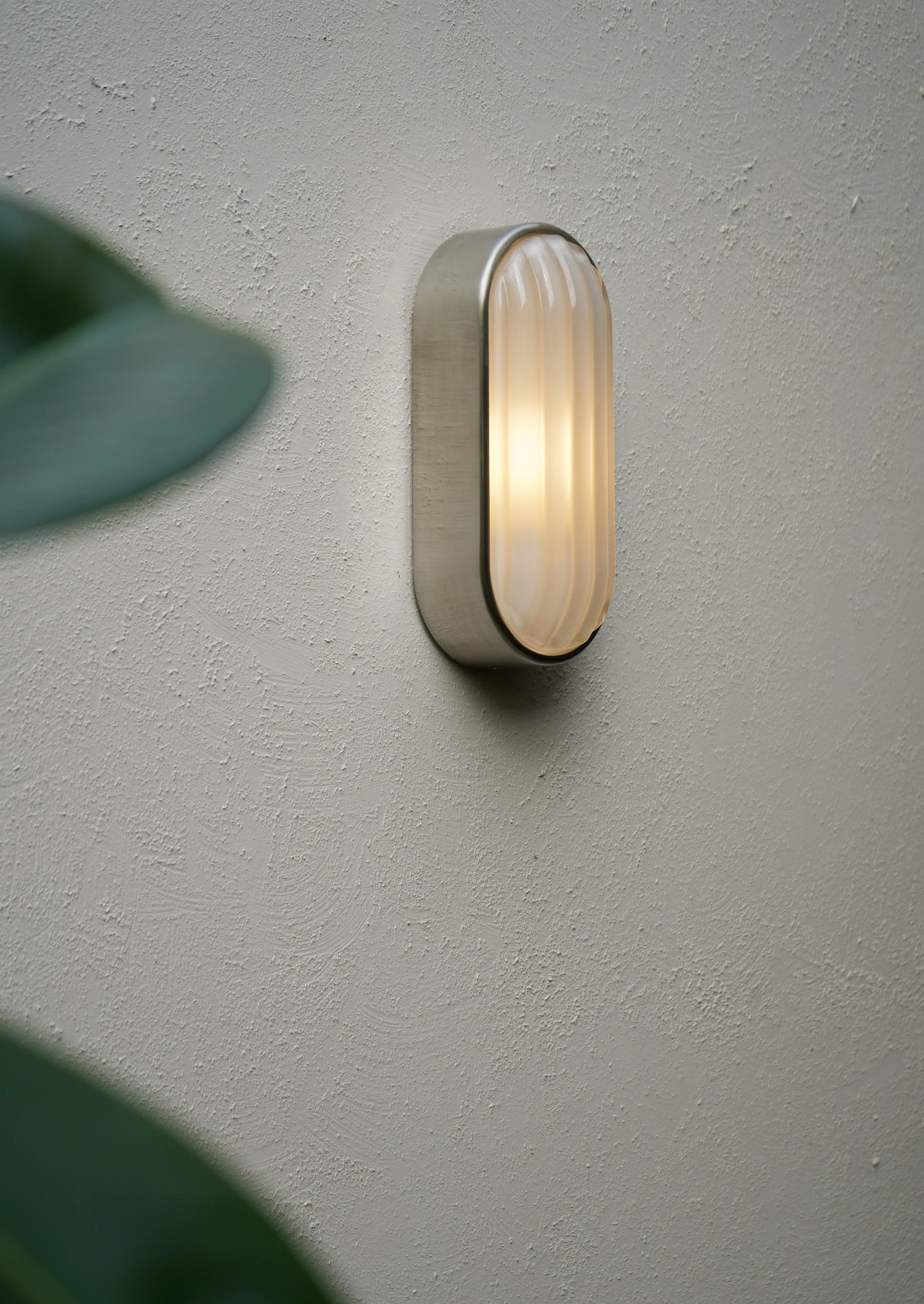 Montreal Oval Marine Grade Light - Steel/Brass - Image 5