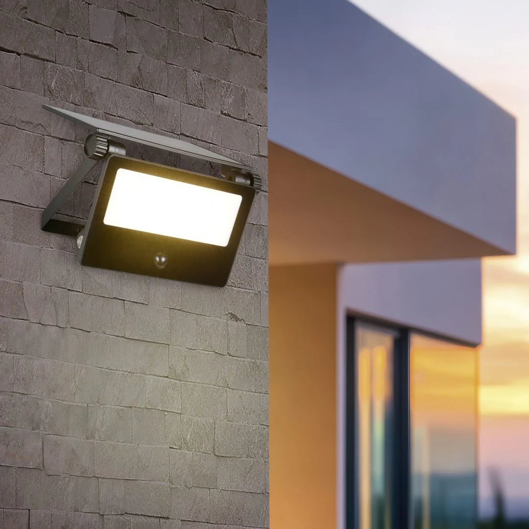 Moura Solar Wall Lights - Image 14