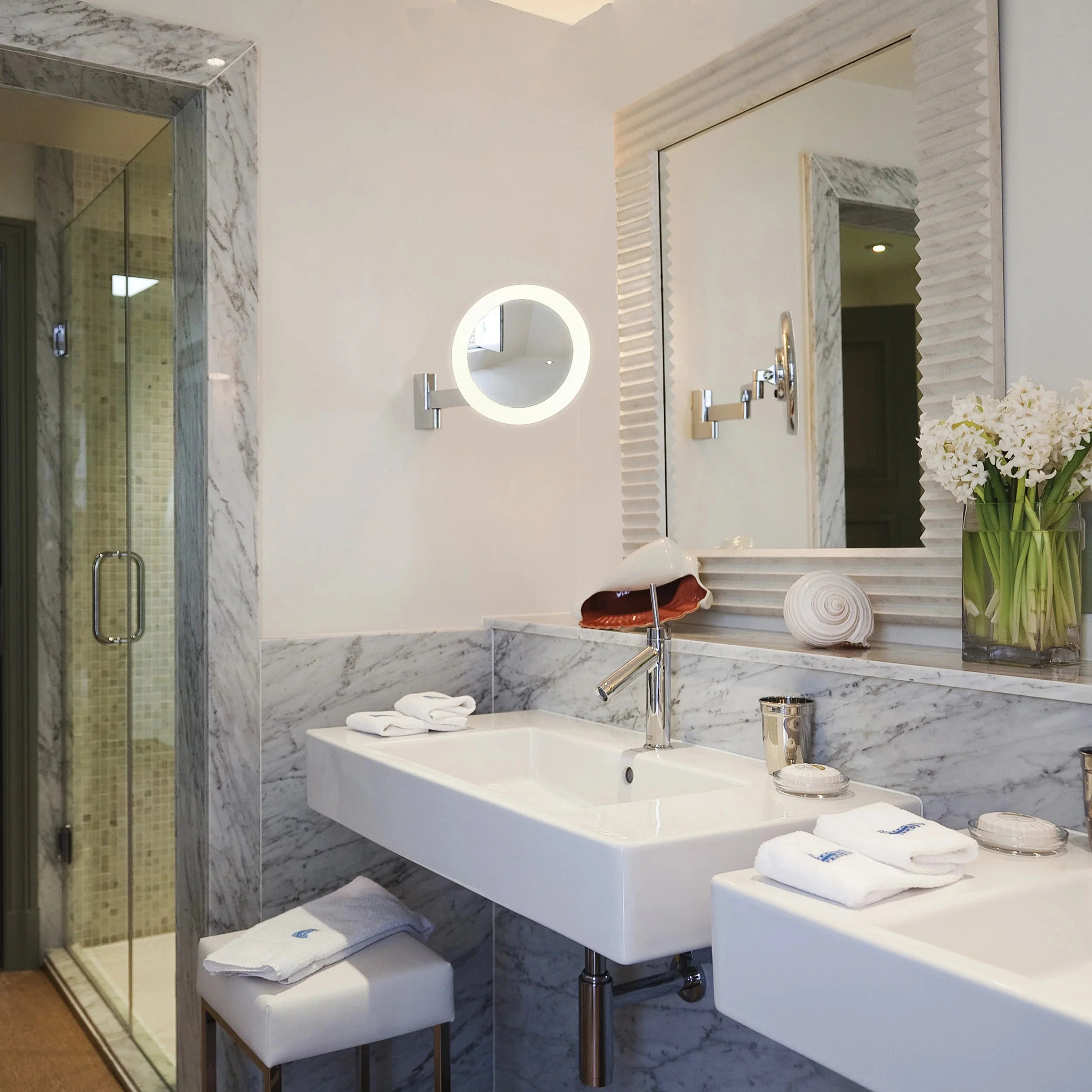 Niimi Round LED Bathroom Mirror - Image 3