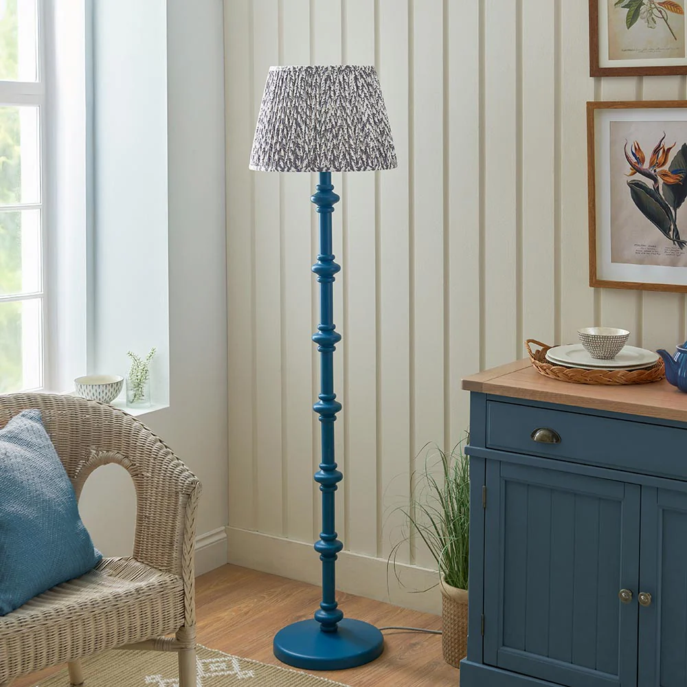 Nivara Leaf Floor Lamp In Various Finish B22 - Image 11