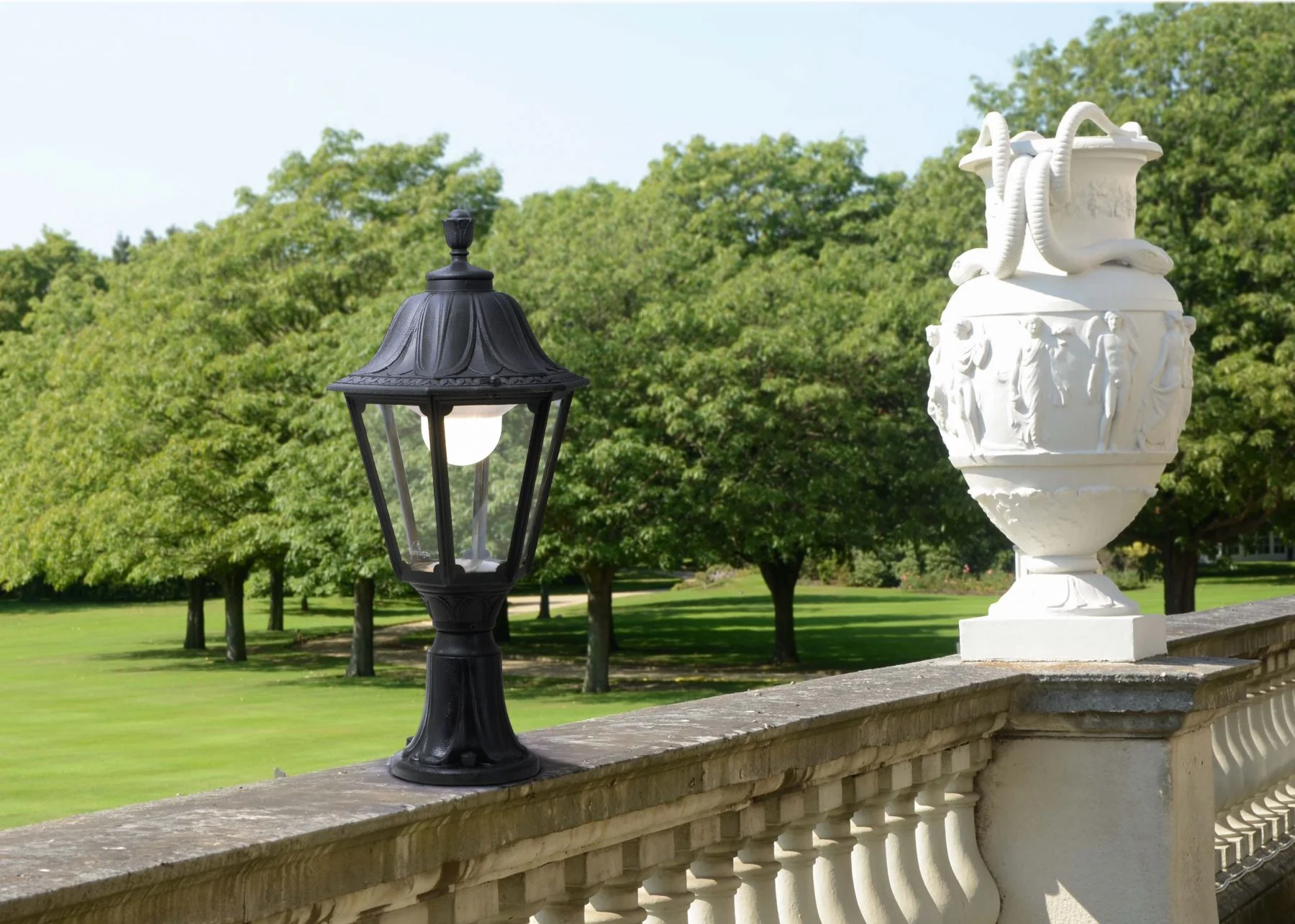 Noemi Pillar Top Light c/w 30W CCT Bulb - Image 3