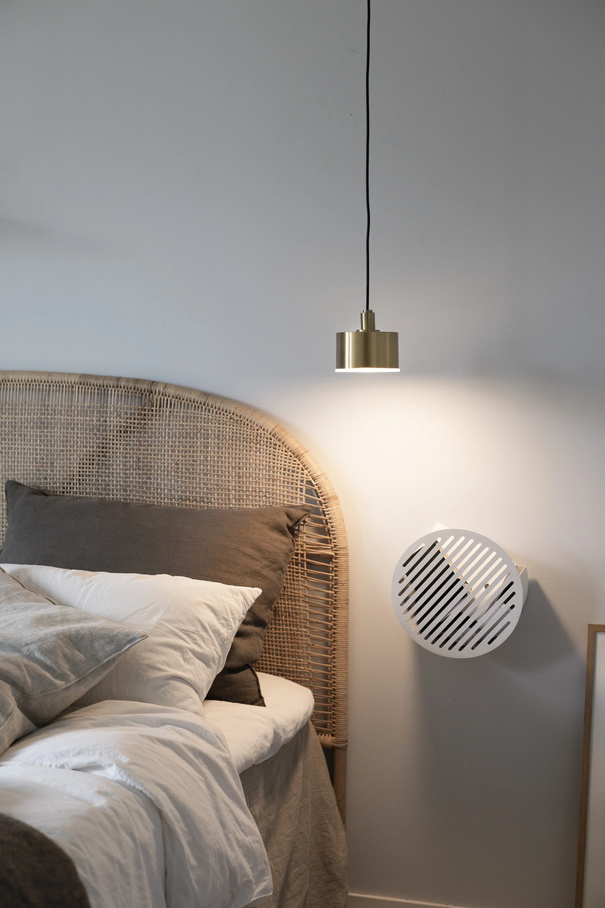 Nora 1Lt Pendant - Aged Brass/ Polished Nickel - Image 3