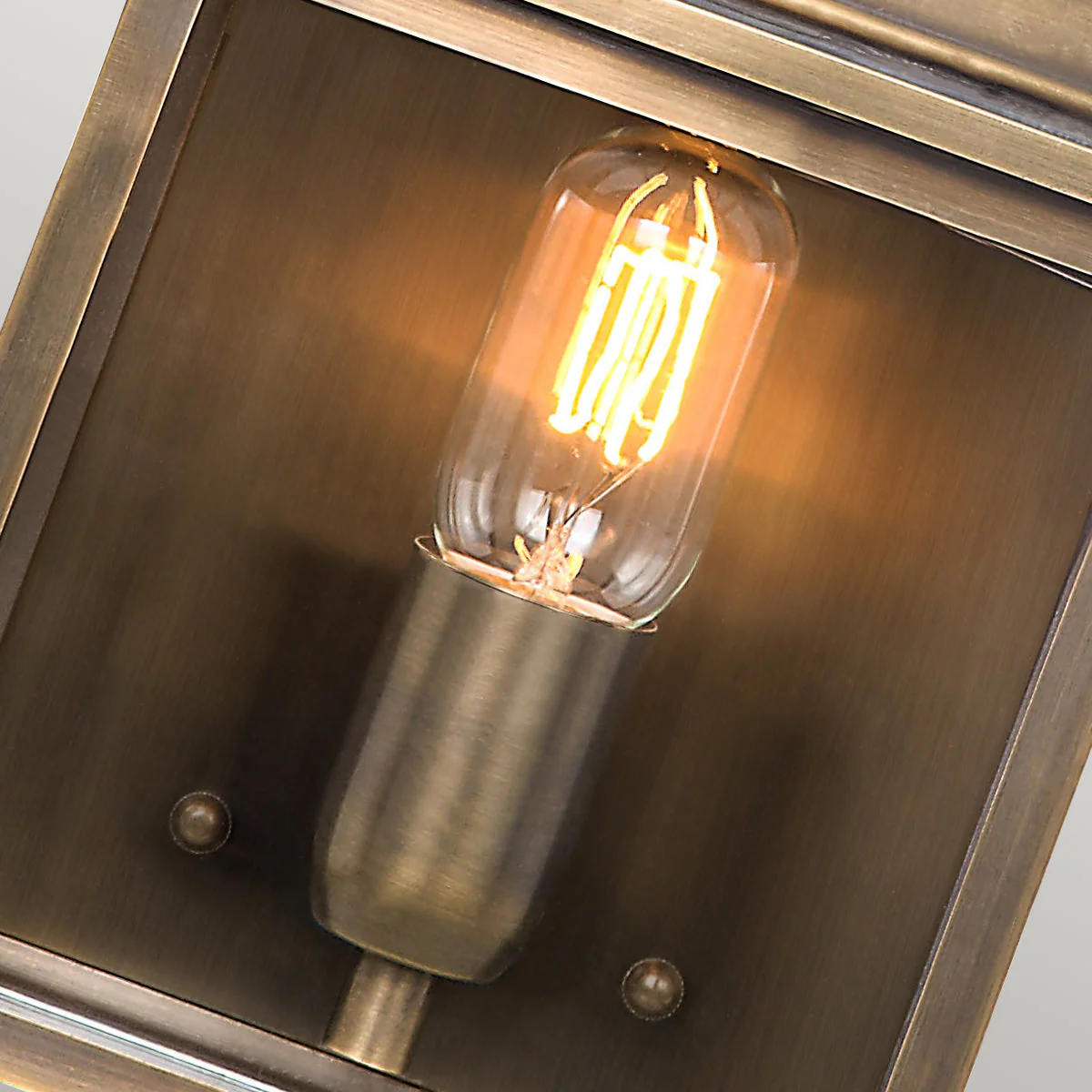 Old Bailey Medium/Large Wall Lantern - Aged Brass Finish - Image 3