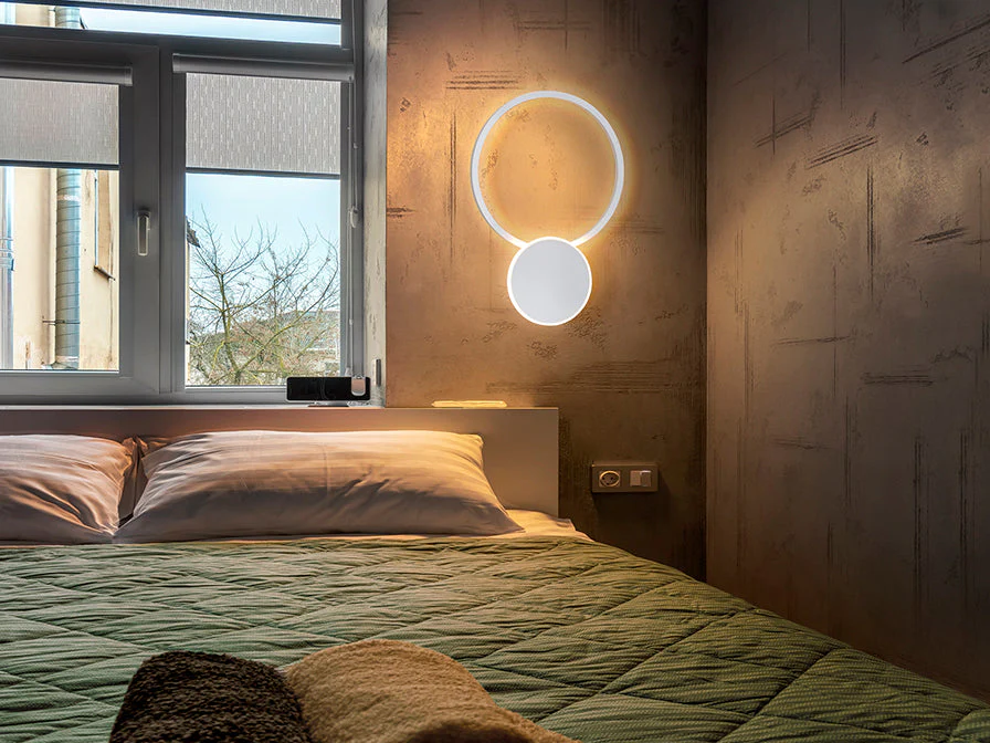 Omnio LED Wall Light - Black/White - Image 4