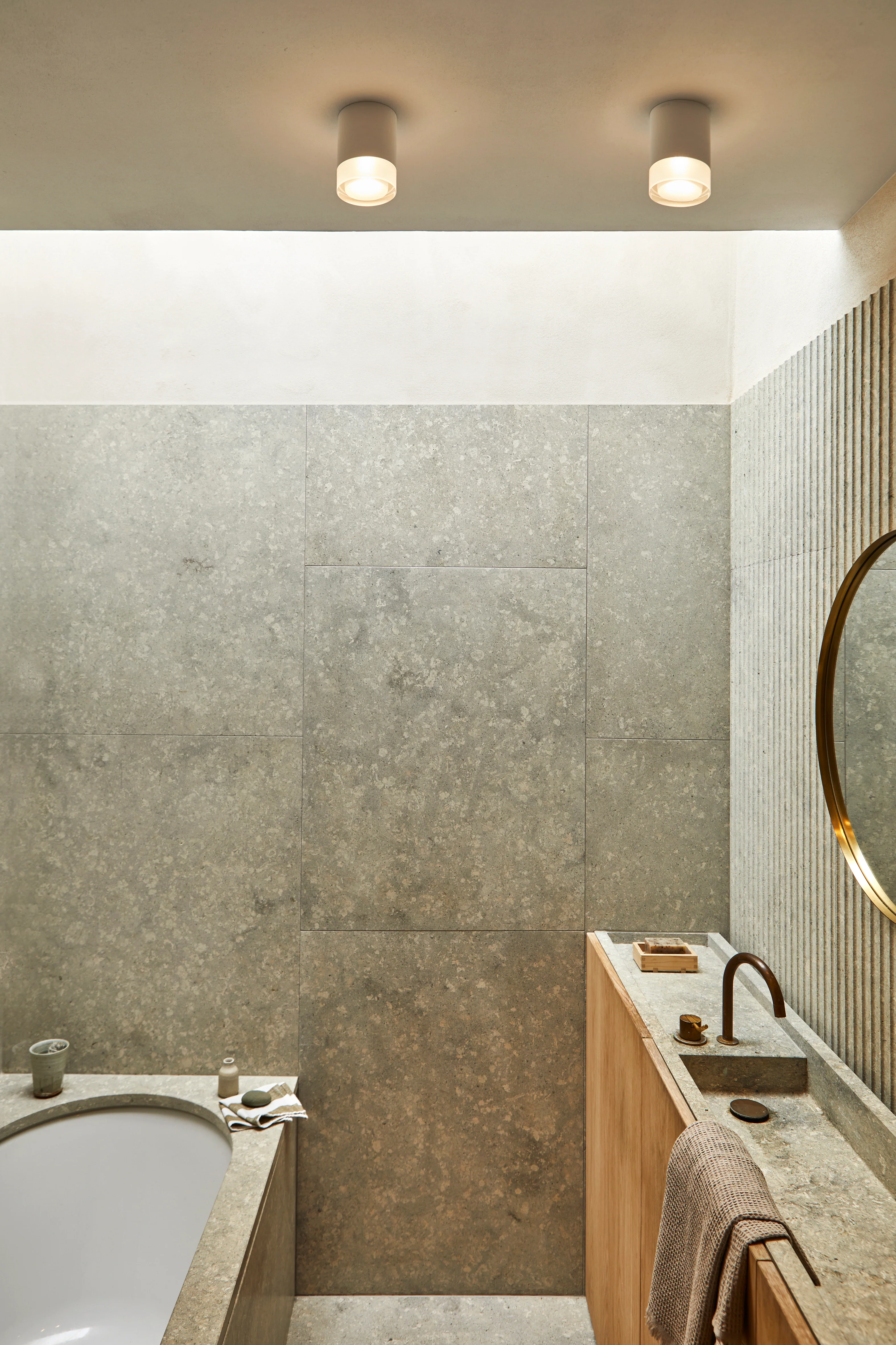 Ottawa Spotlight- Black/White - Image 7
