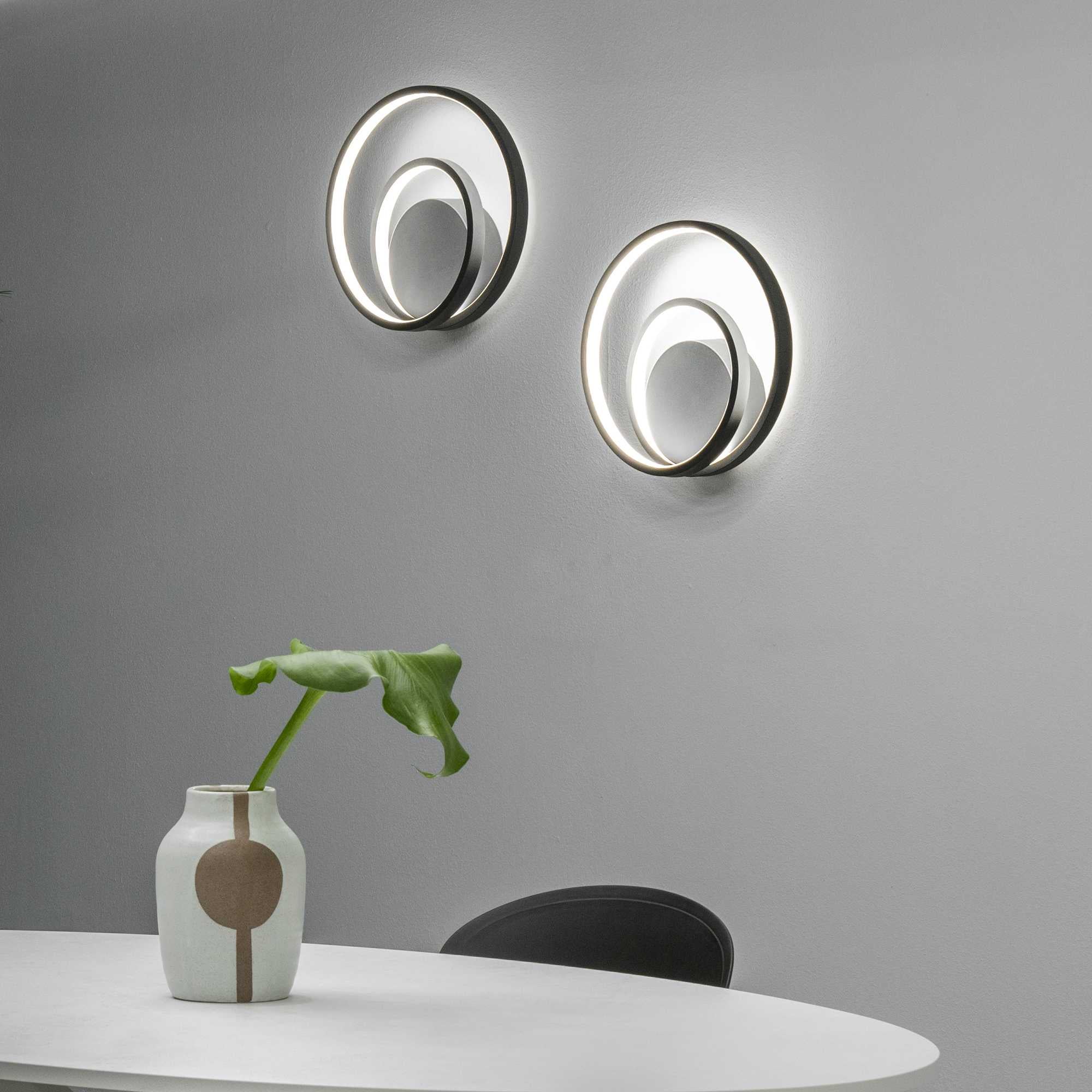 Oz Wall Light Fitting - White/Black/Brass Finish - Image 8