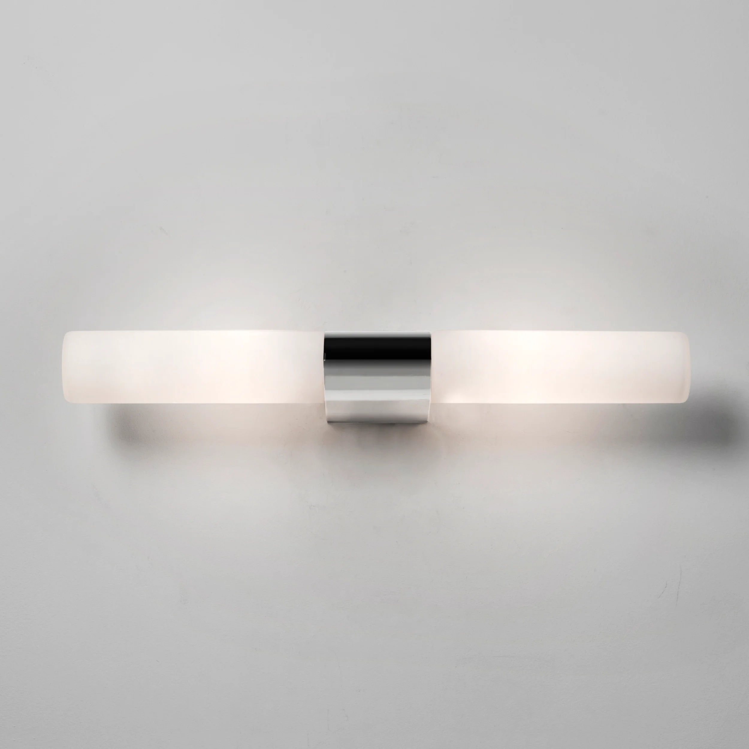 Padova Bathroom Wall Light- Polished Chrome/ Matt Black - Image 3