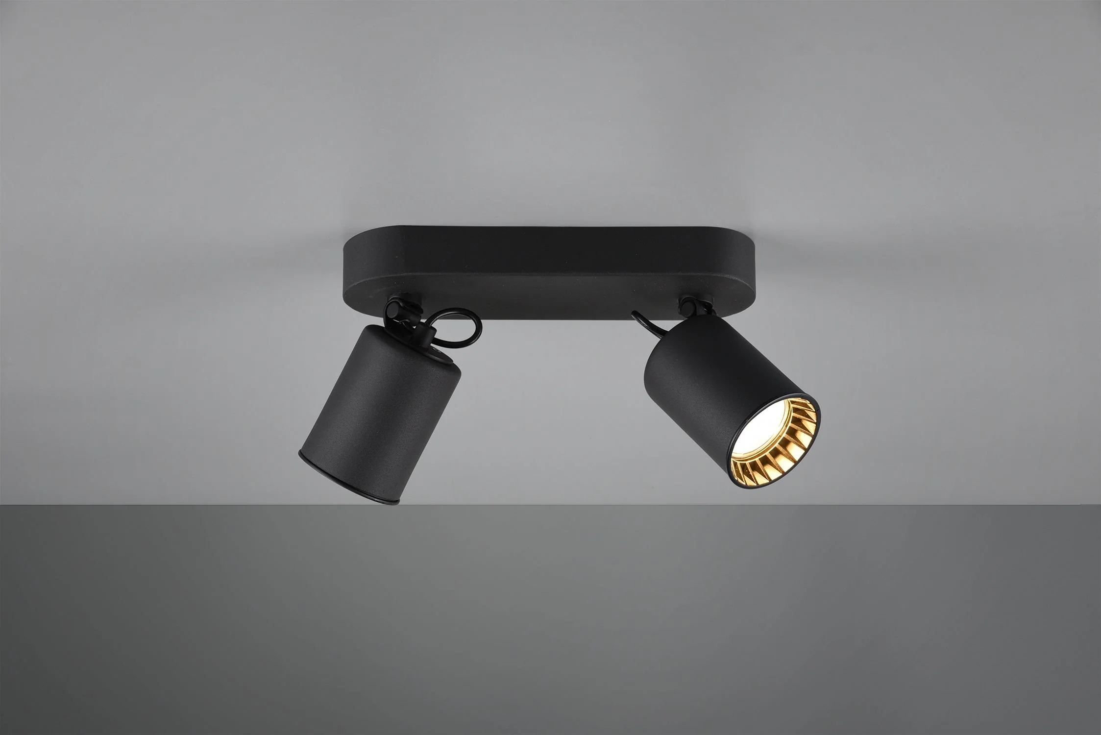 Pago 2/3Lt Bar Spotlight - Black/White - Image 4