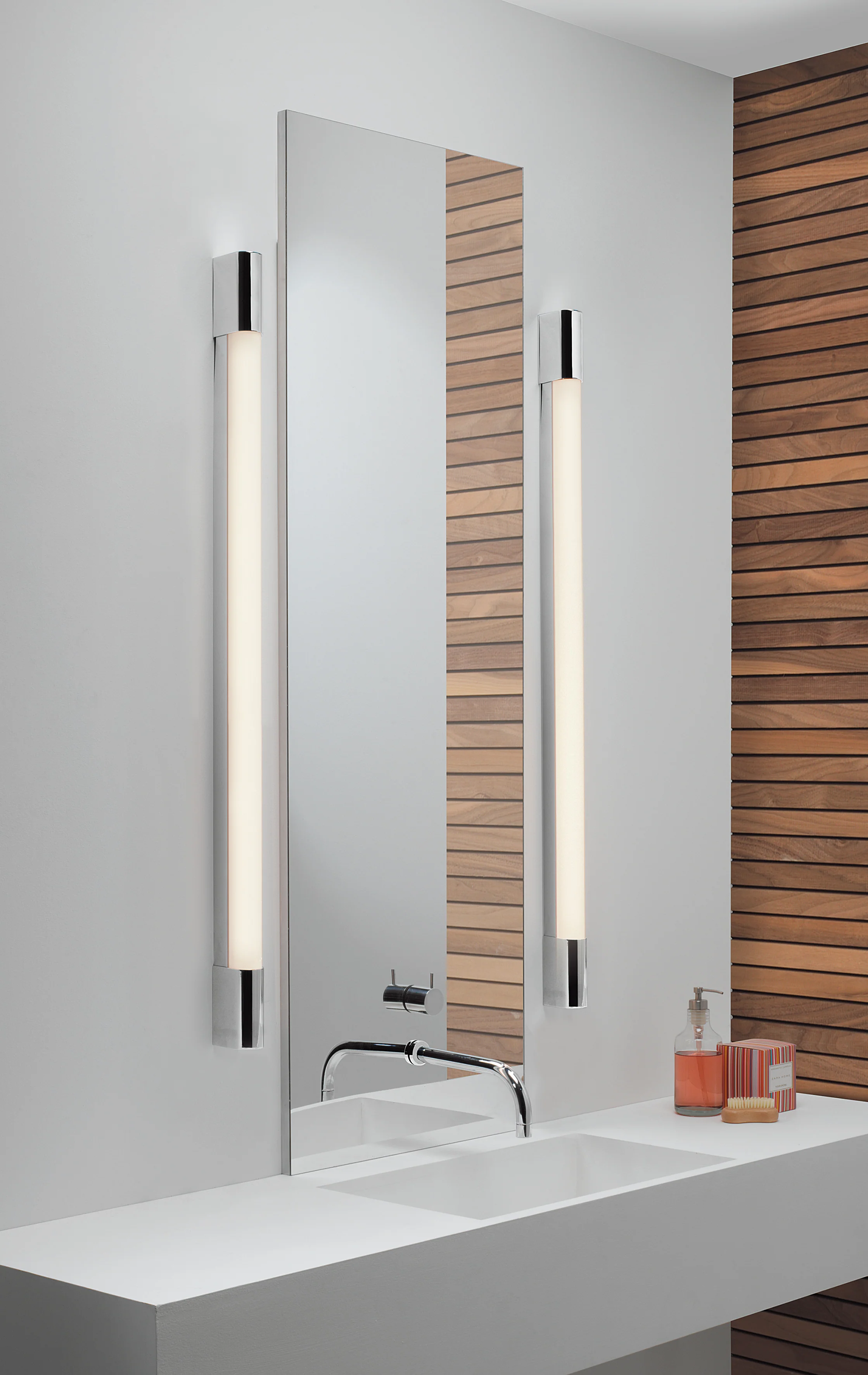 Palermo 600/900 LED Bathroom Wall Light - Image 9