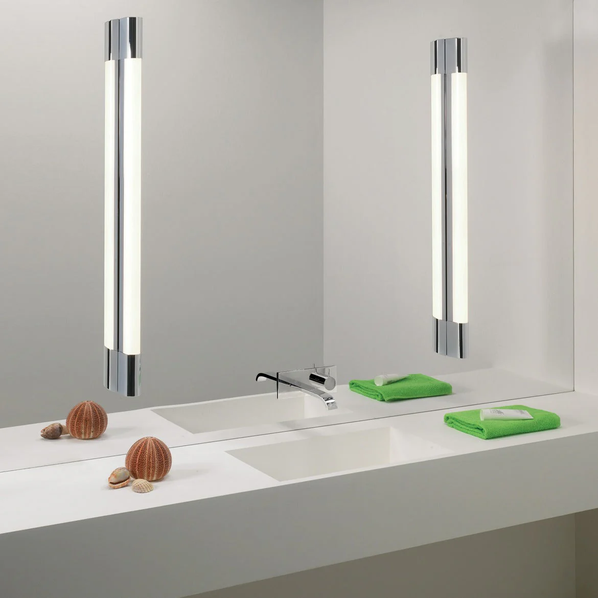 Palermo 600/ 900 LED Bathroom Light IP44 - Matt Black, Polished Chrome - Image 6