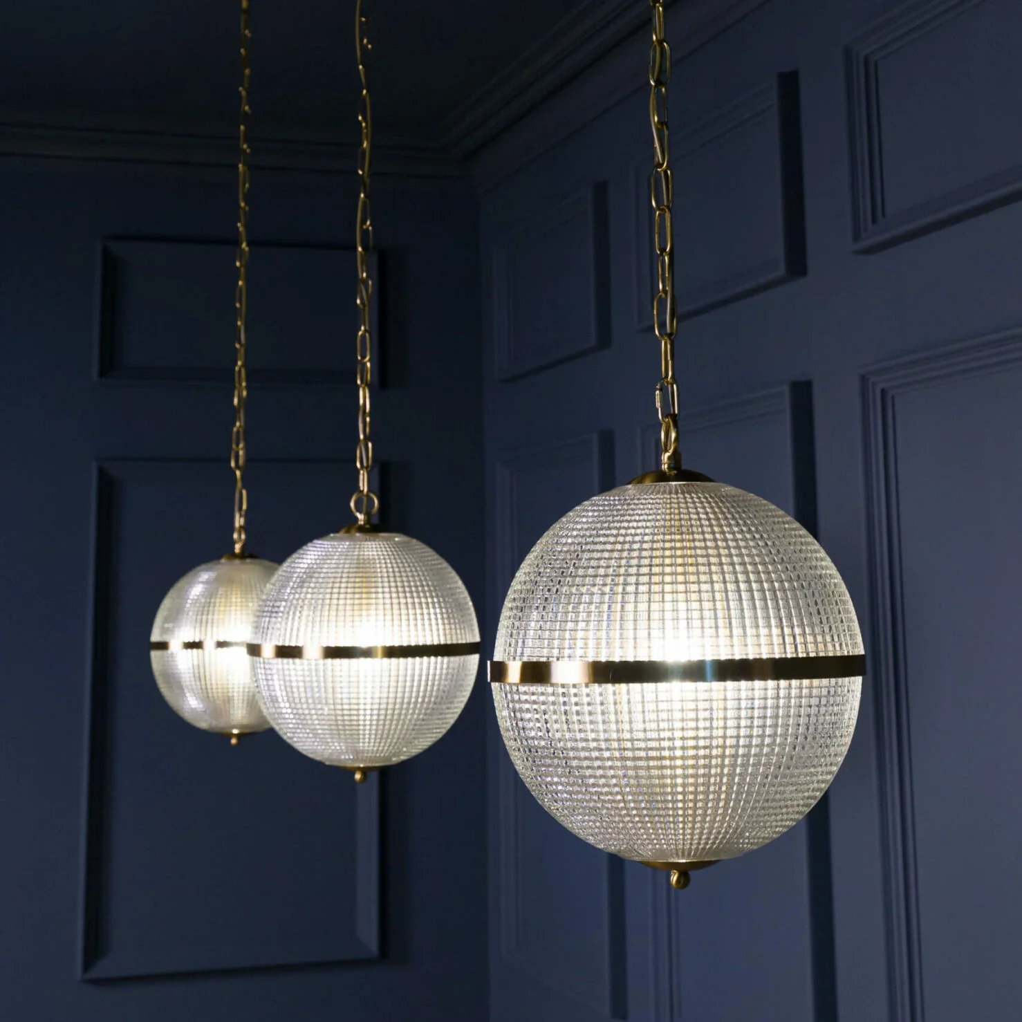 Parisian 4Lt Globe Pendant - Clear Brass - Image 8