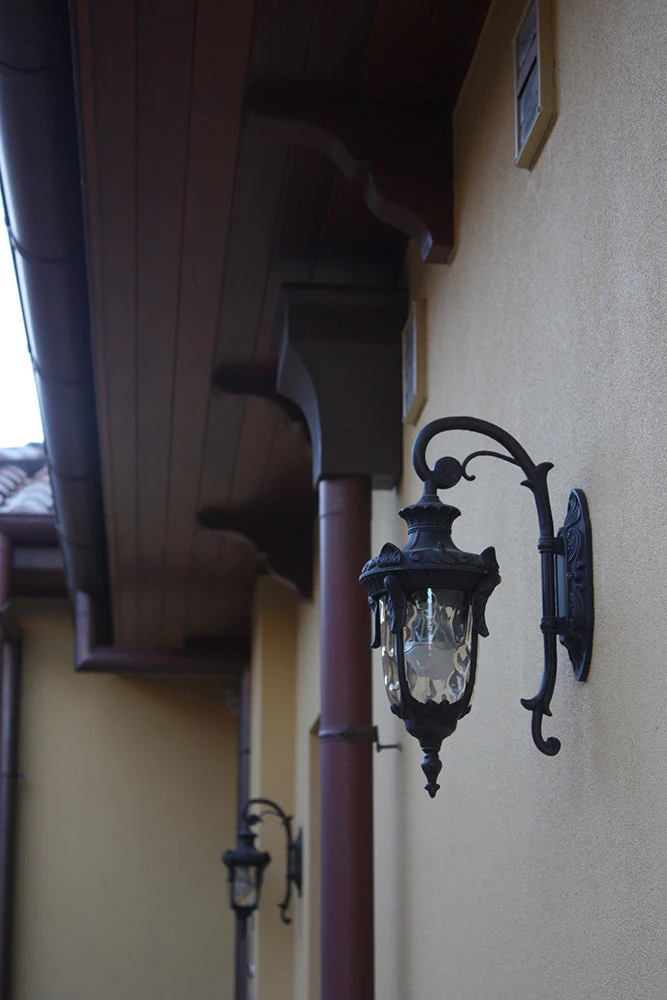Philadelphia Small/Medium/Large & Up/Down Wall Lantern - Old Bronze Finish - Image 8