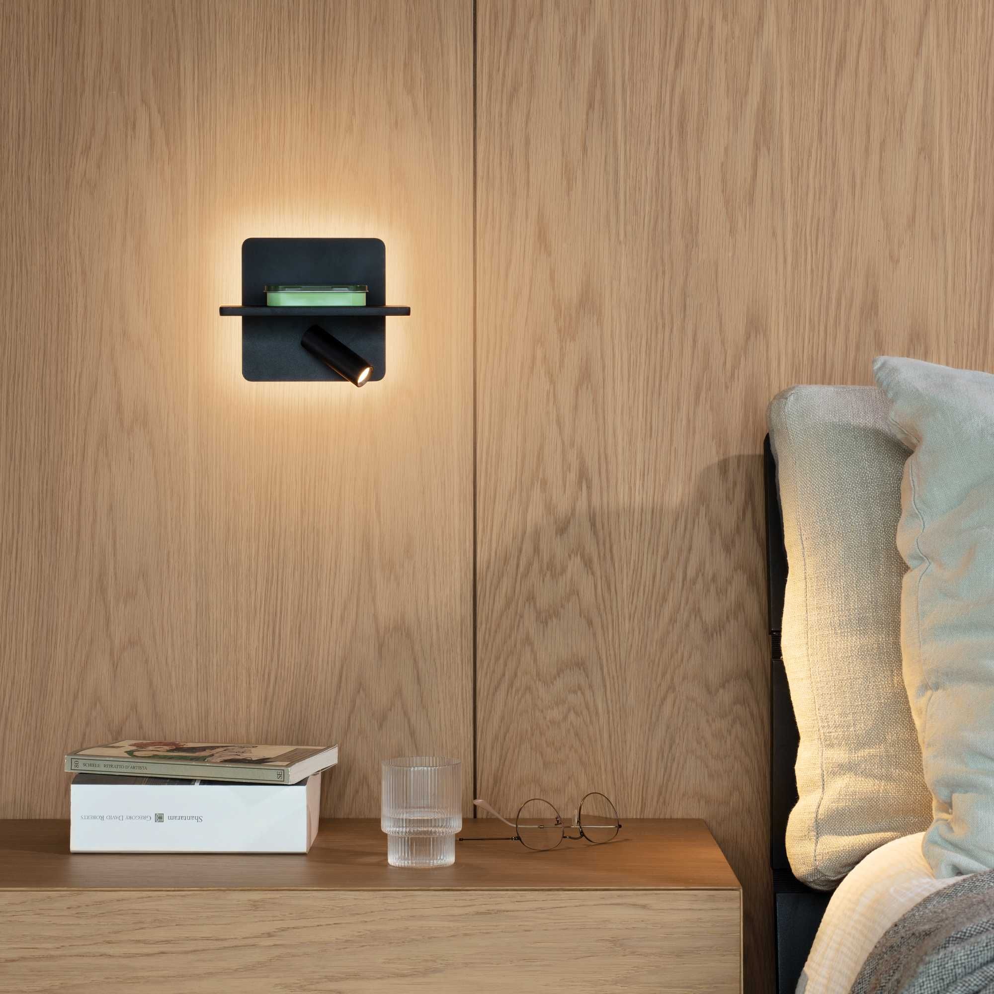 Piano LED Reading Light Black/White Finish - Image 3