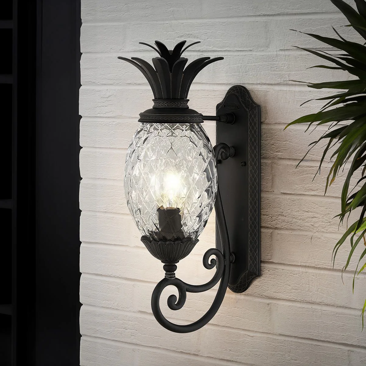 Plantation 1Lt Outdoor Wall Lantern - Burnished Bronze/Black E27 IP44 - Image 6