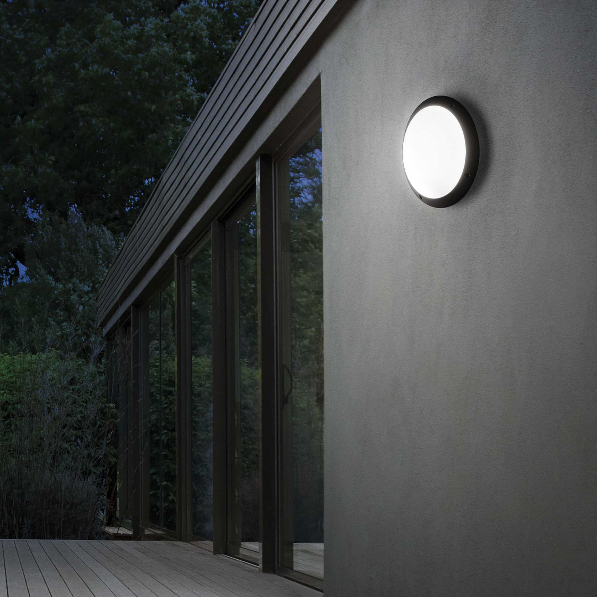 Polar Wall Light - White/Black Finish - Image 6