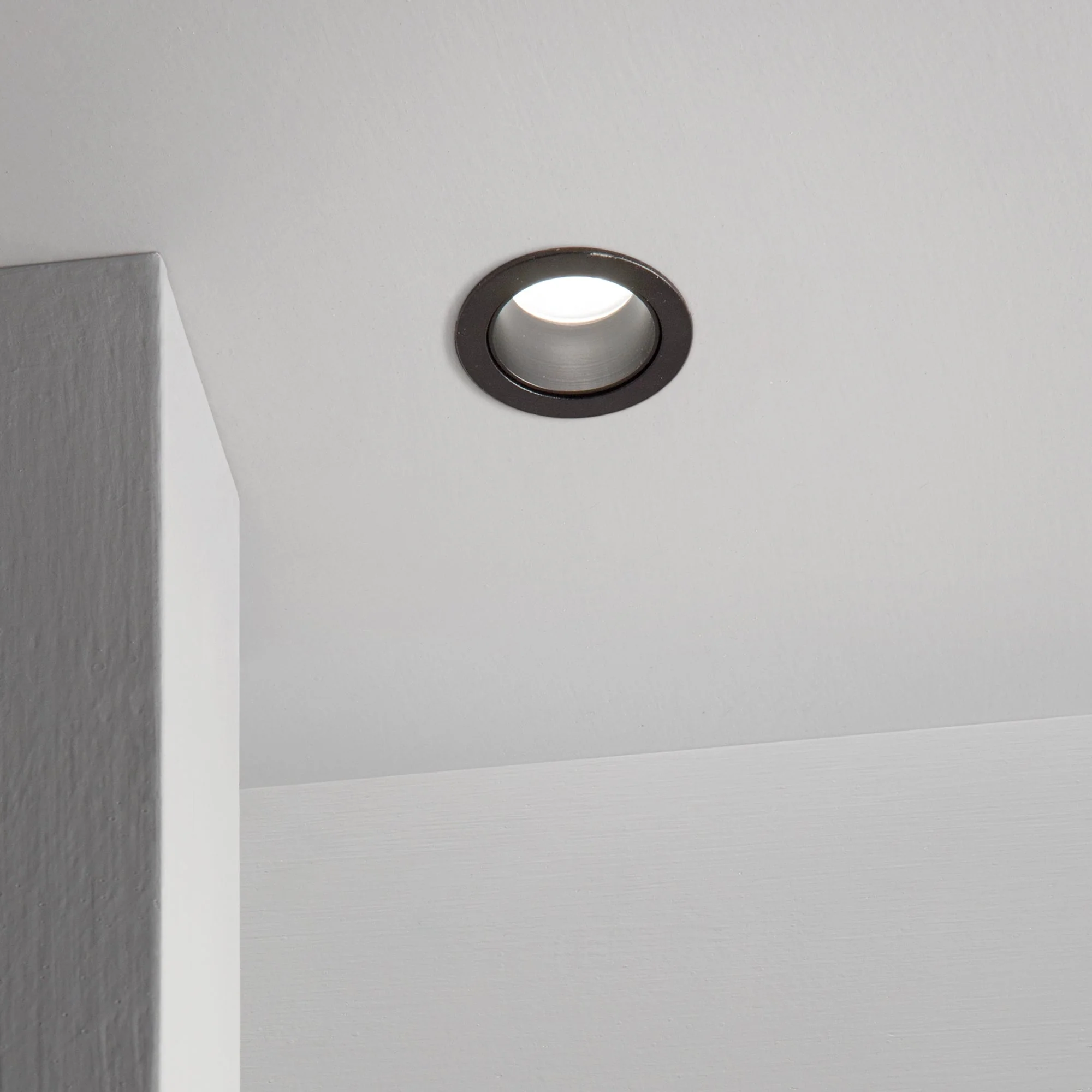 Quark LED Recessed Light - Black/White - Image 2