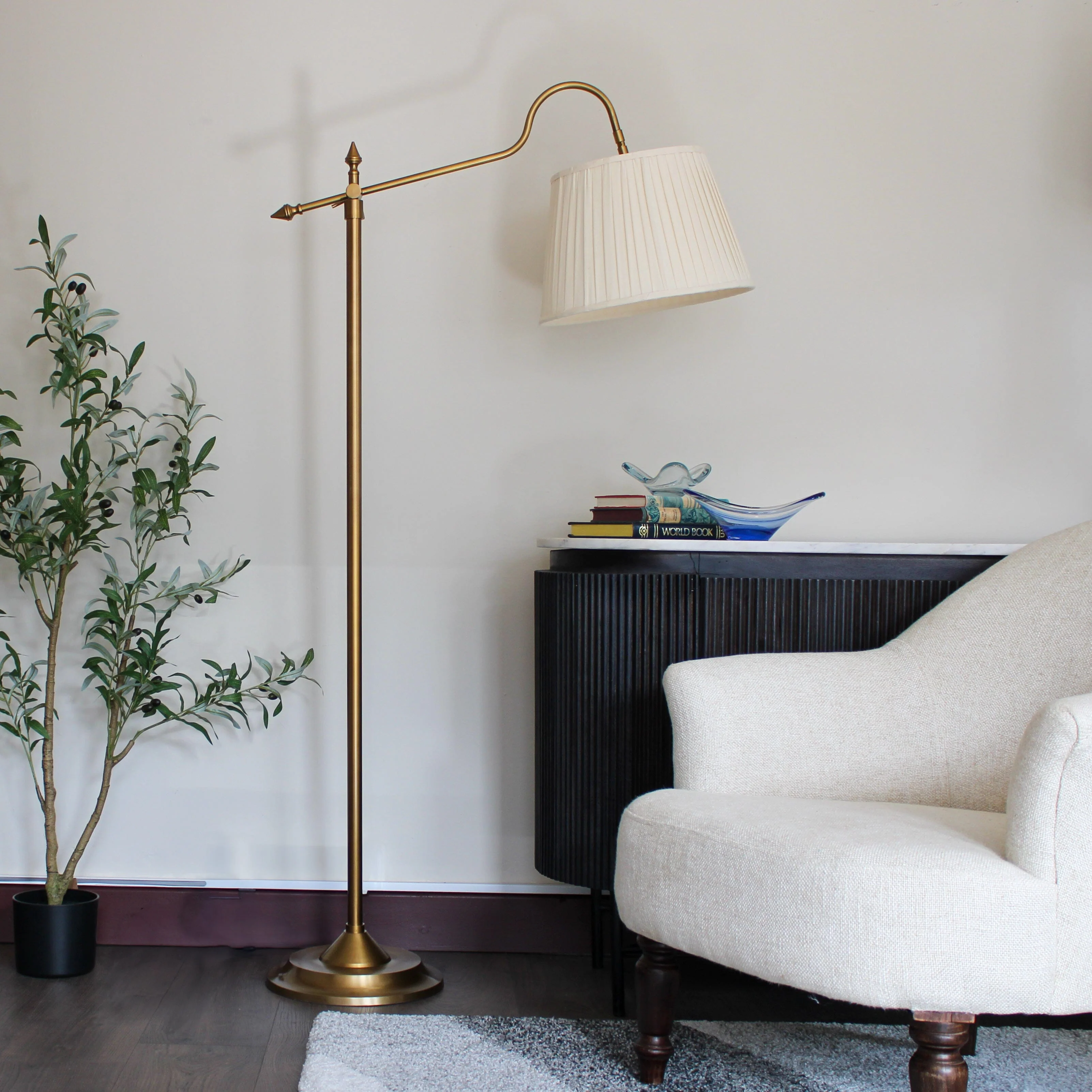 Birne Reading Floor Lamp- Brass Finish - Image 5
