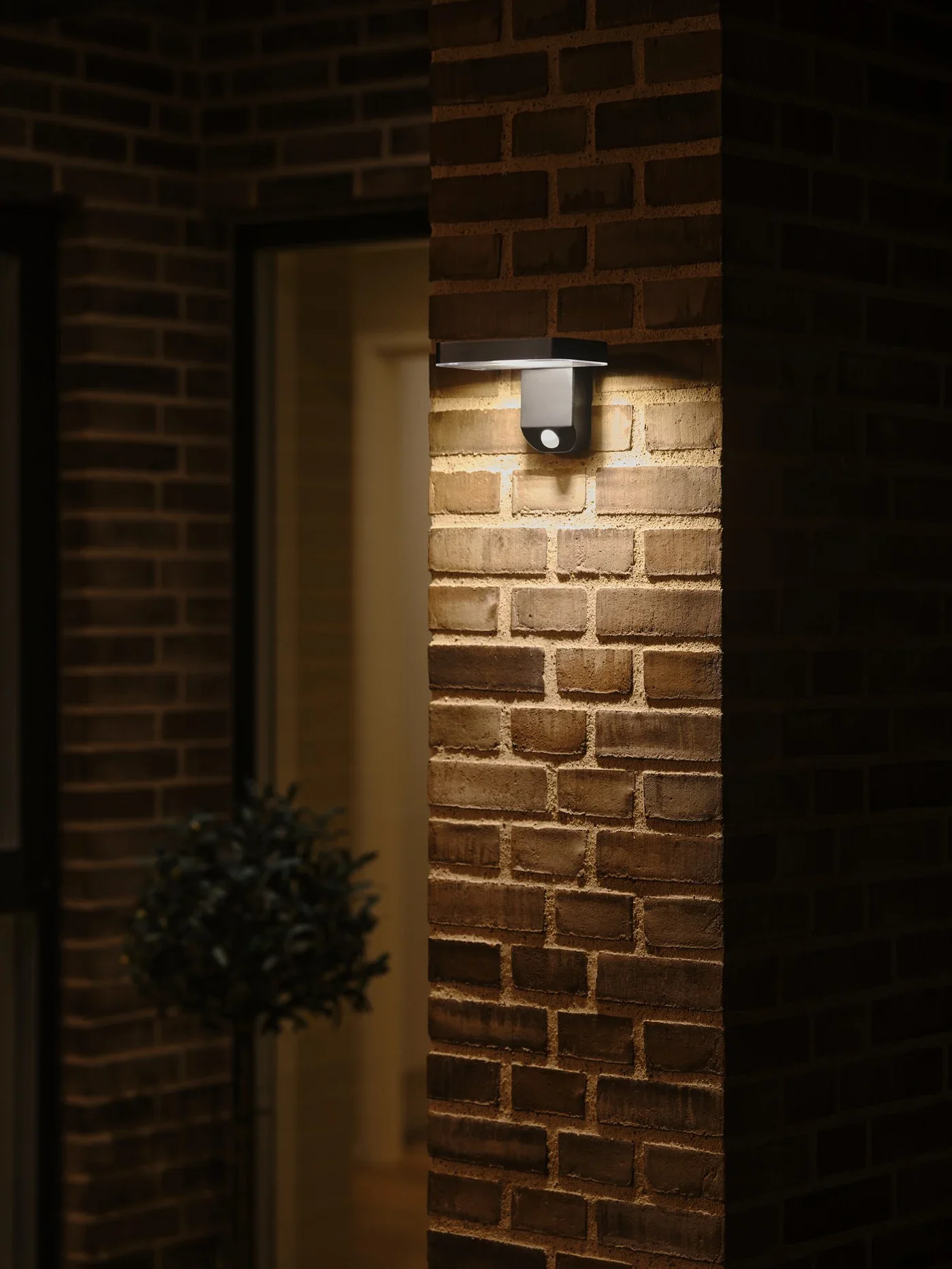 Rica Round/ Square Solar Wall light - Image 12