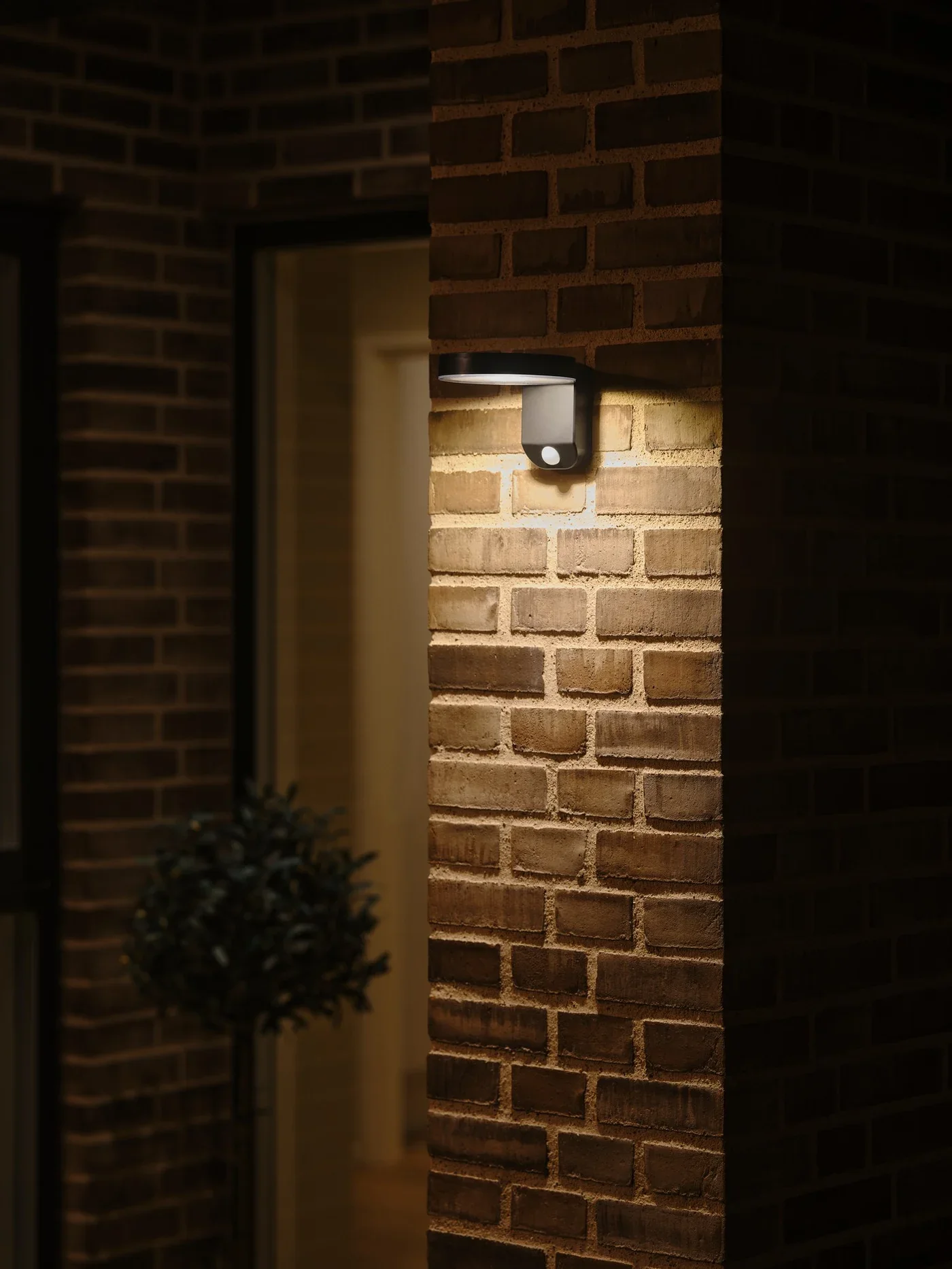Rica Round/ Square Solar Wall light - Image 5