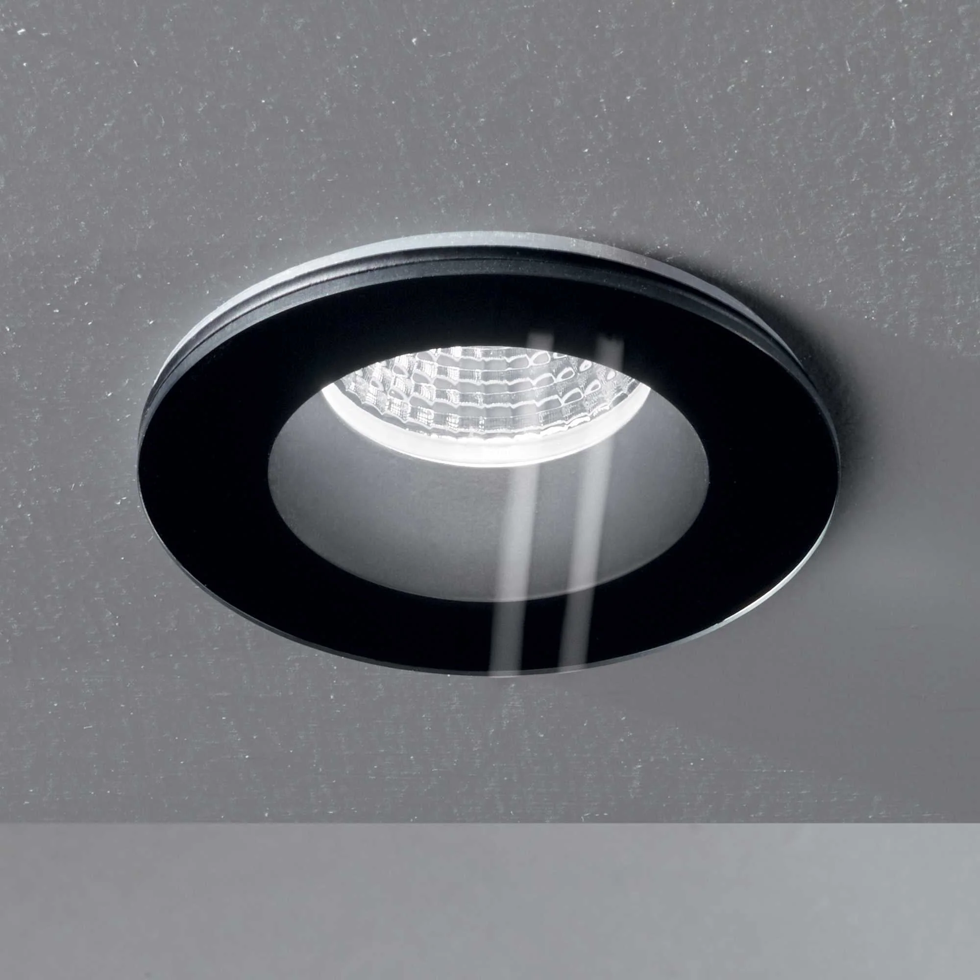 Room Recessed Ceiling Light - Black/White Finish - Image 7