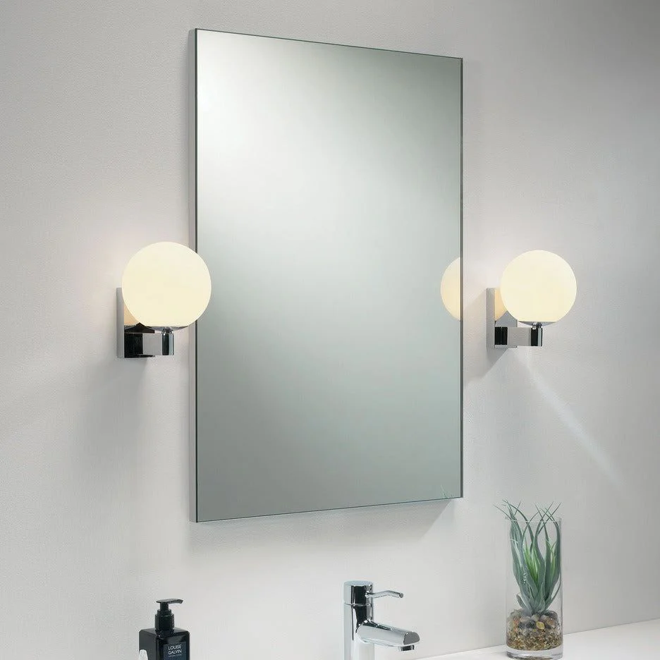 Sagara Bathroom Wall Light IP44 - Polished Chrome / Matt Black - Image 4