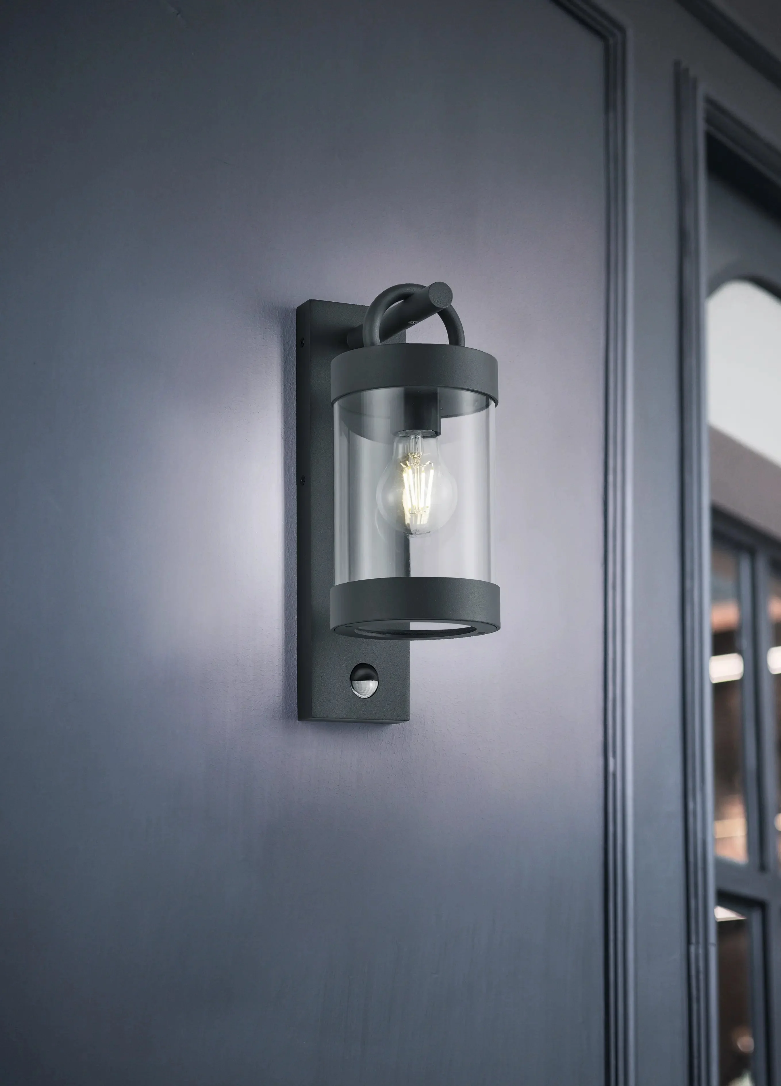 SAMBESI PIR Outdoor Wall Light IP44 Motion Sensor - Image 4