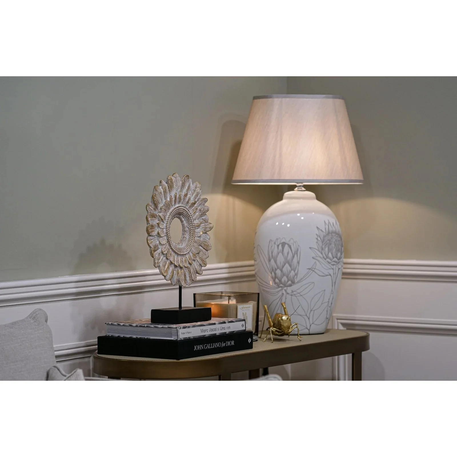 Serene Lamp - White & Floral Finish - Image 3
