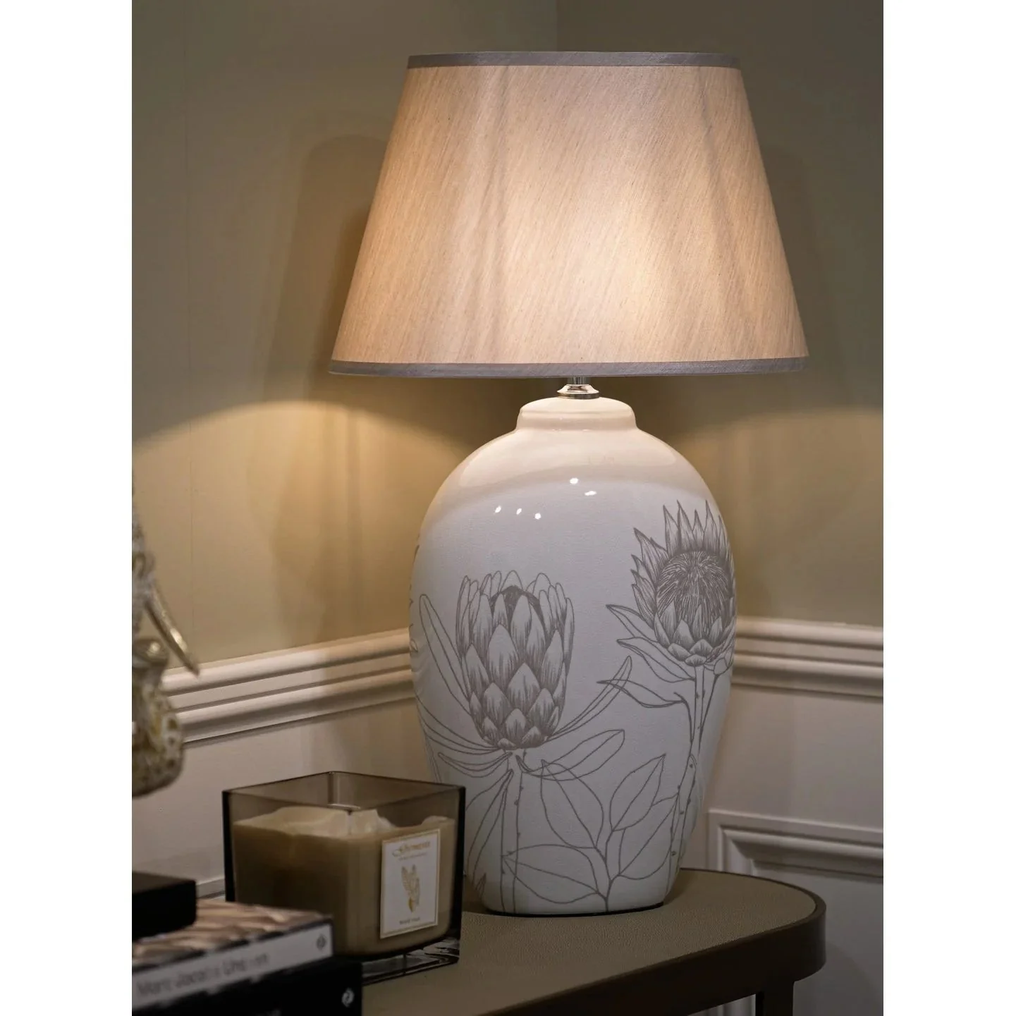 Serene Lamp - White & Floral Finish - Image 4