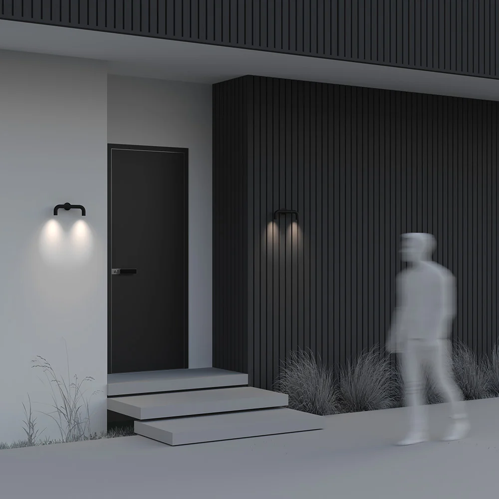 Sleek Outdoor Wall Light - Image 5