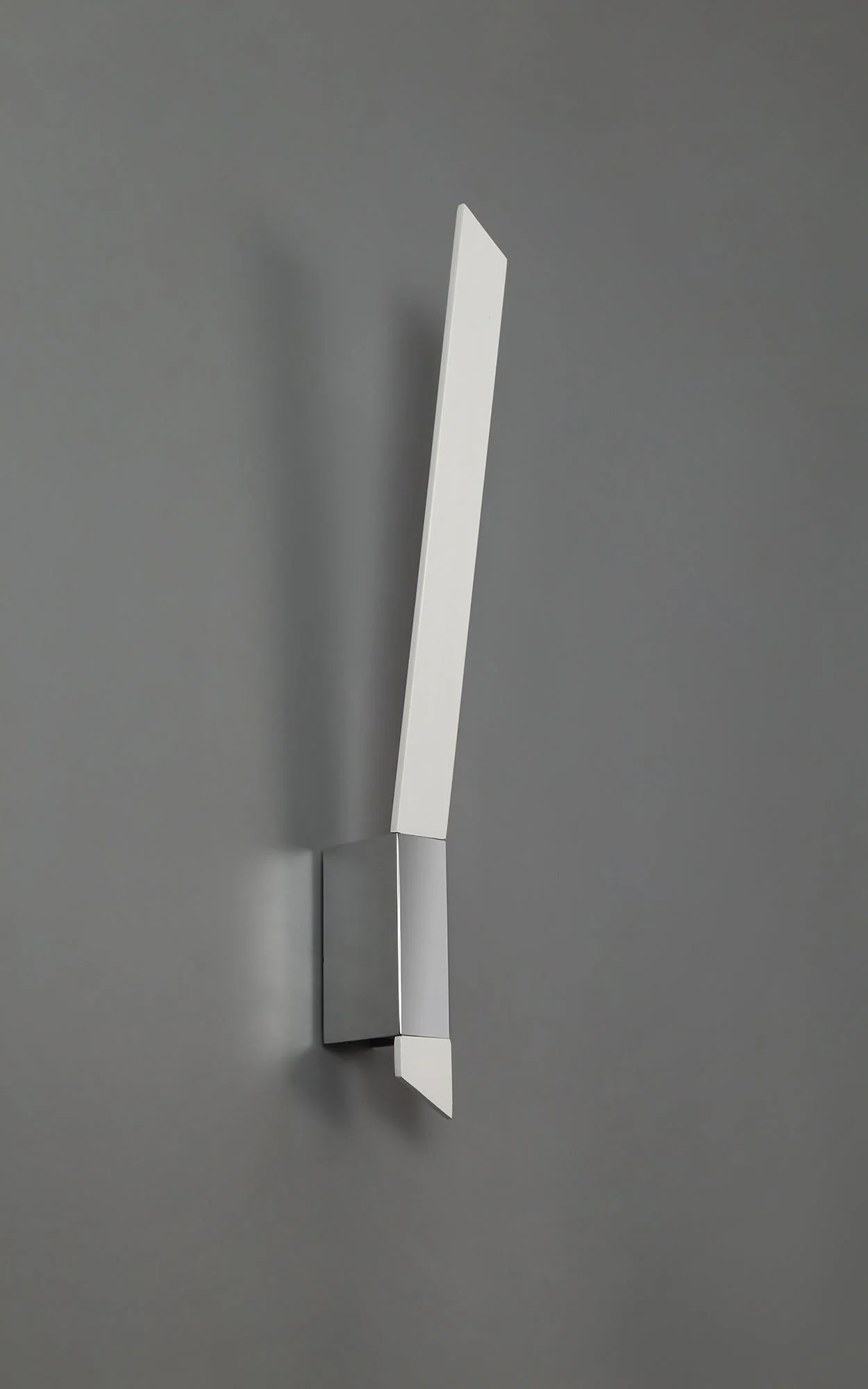 Soisant Wall Lamp, 1 x 8W LED, 3000K, 560lm, Sand Black/Satin Nickel, 3yrs Warranty - Image 7