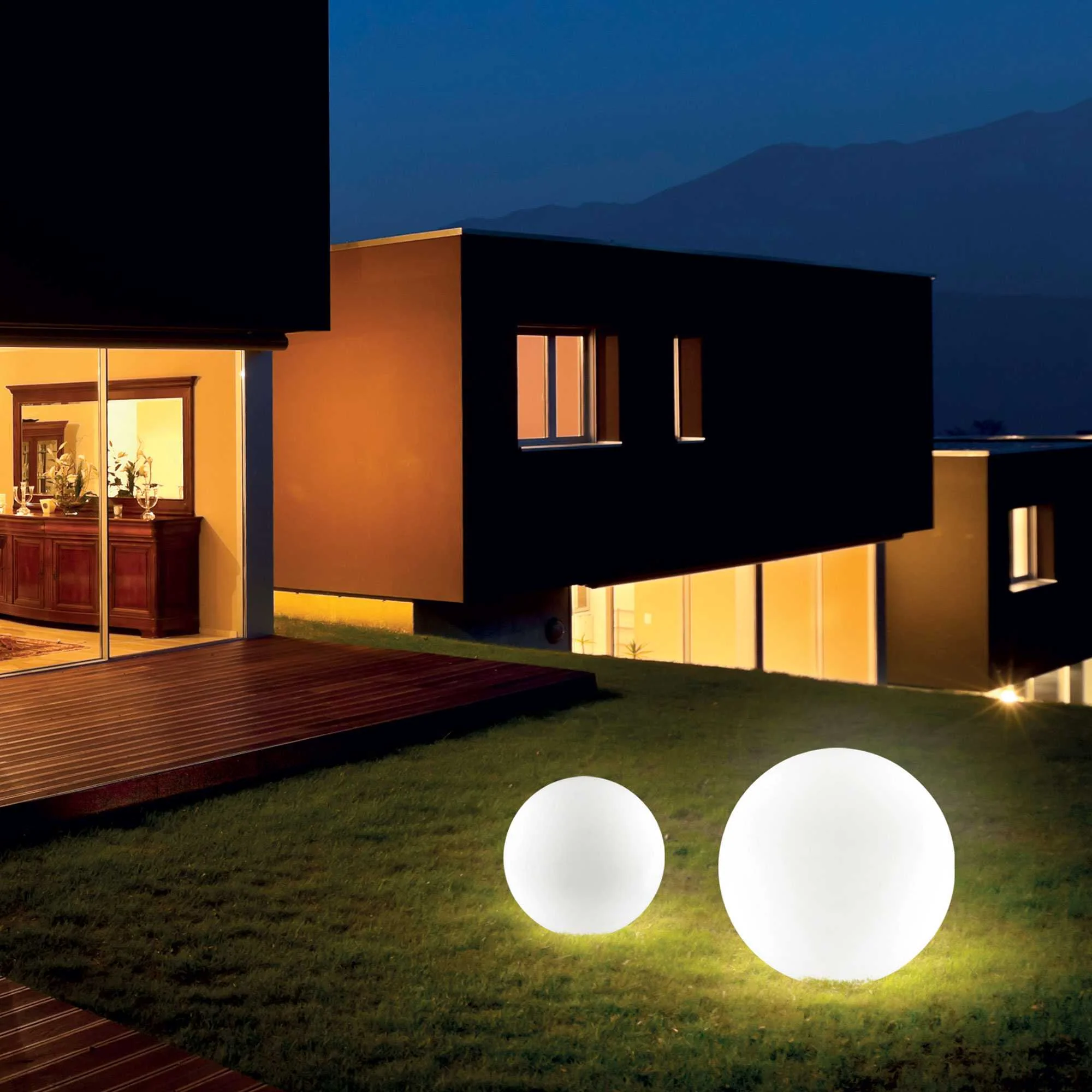 Sole Floor Light - White Finish - Image 4