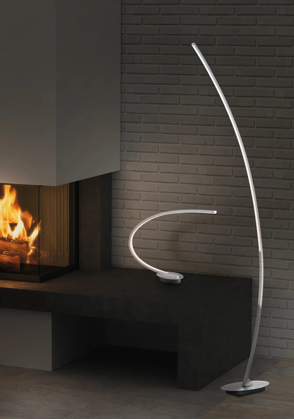 Solo Modern LED Floor Lamp - Aluminum/Black - Image 4