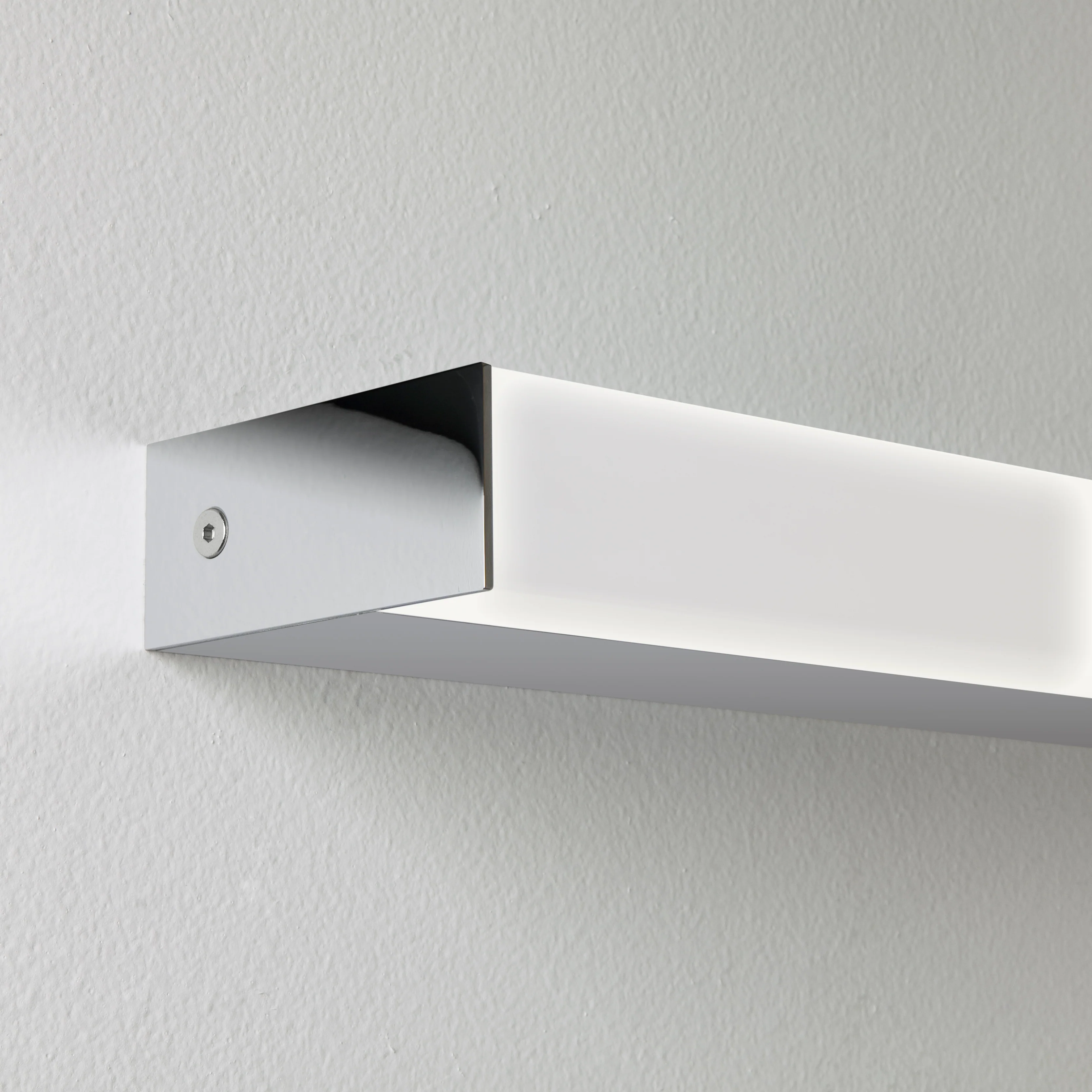 Sparta 900 LED Bathroom Wall Light - Image 2