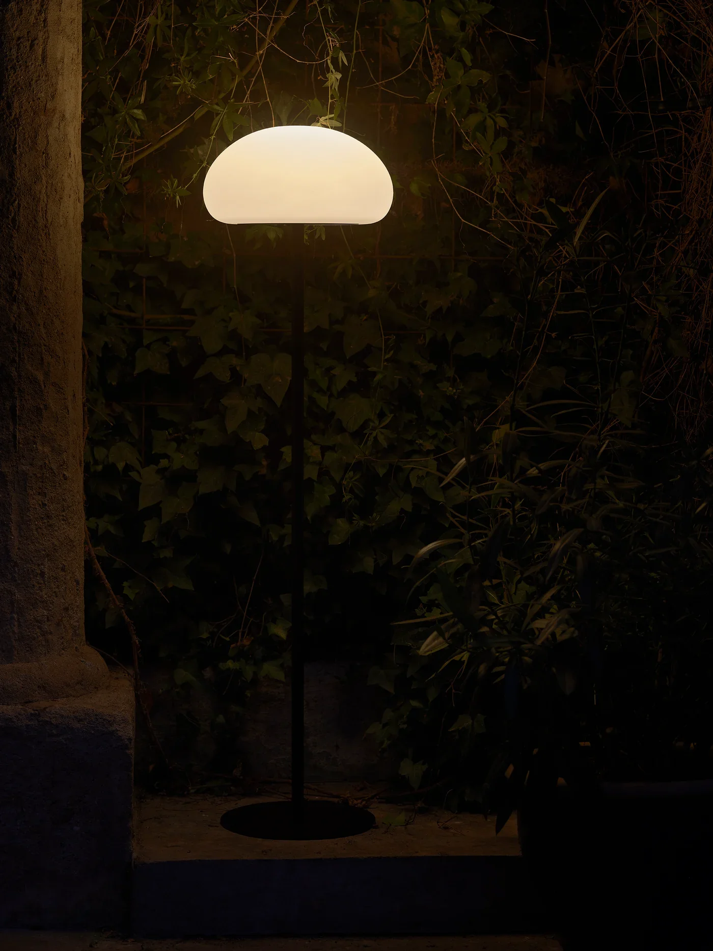 Sponge 34' Battery Floor Lamp - Image 2