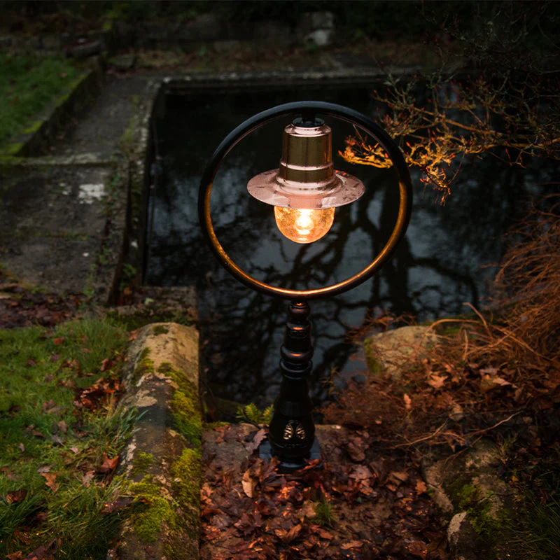 Station Master 1Lt Bollard  - Cast Iron/Copper - Image 4