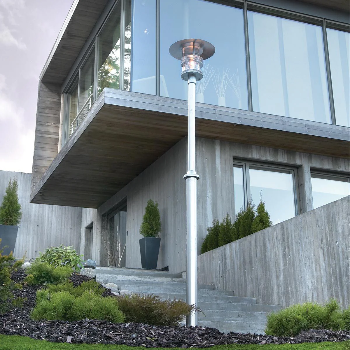 Stockholm 1/2Lt Lamp Post - Black/Galvanised IP54  E27 - Image 12